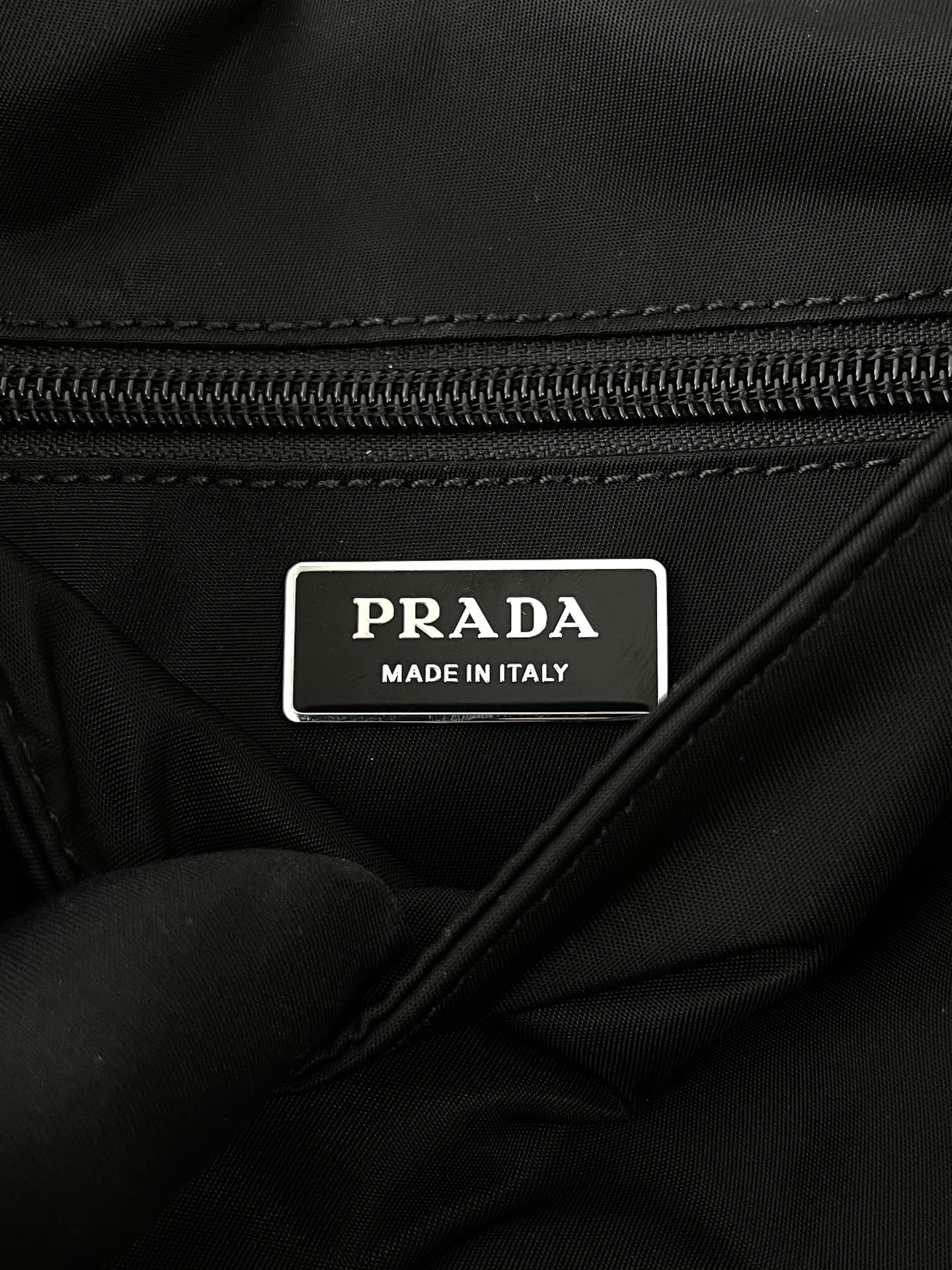 Bagsaaa Pra*a Traveller small padded Re-Nylon shoulder bag 1BD313 black - 23cm