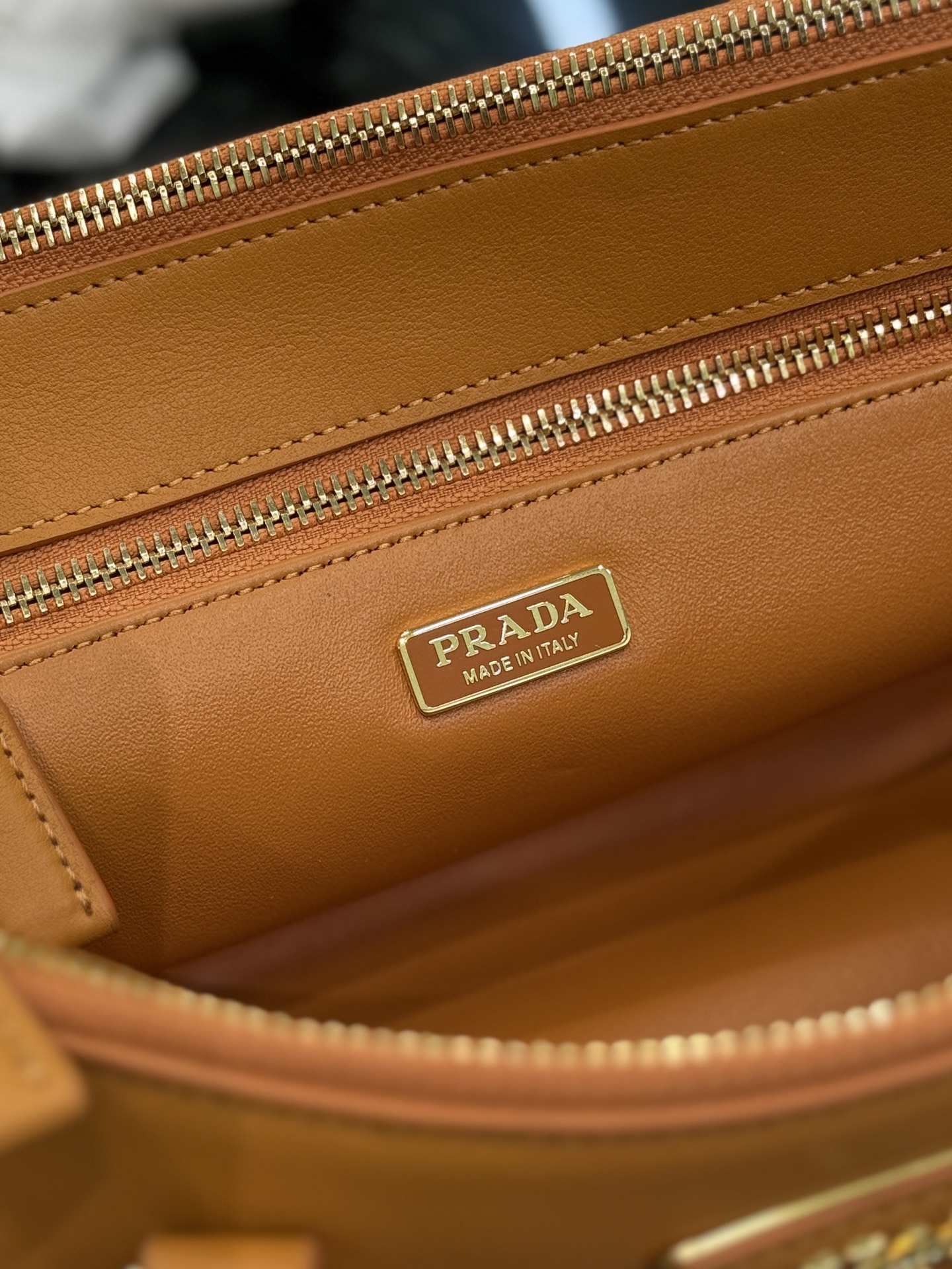 Bagsaaa Medium Pra*a Galleria leather bag 1BA457 amber - 30cm