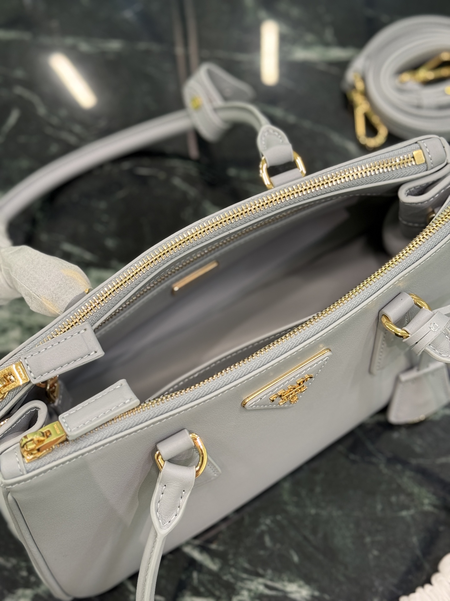 Bagsaaa Medium Pra*a Galleria leather bag 1BA457 opaline - 30cm