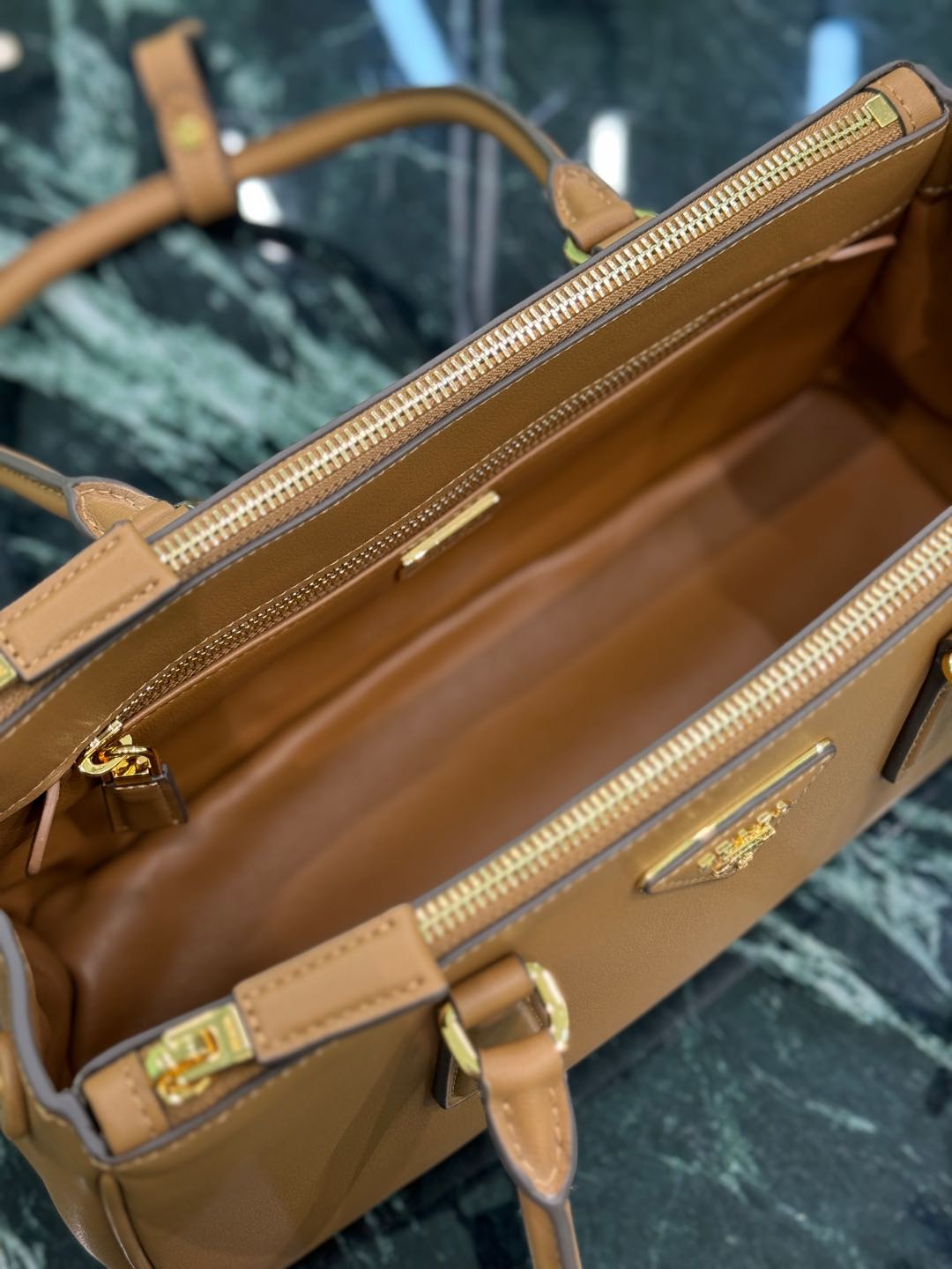 Bagsaaa Medium Pra*a Galleria leather bag 1BA457 brown - 30cm