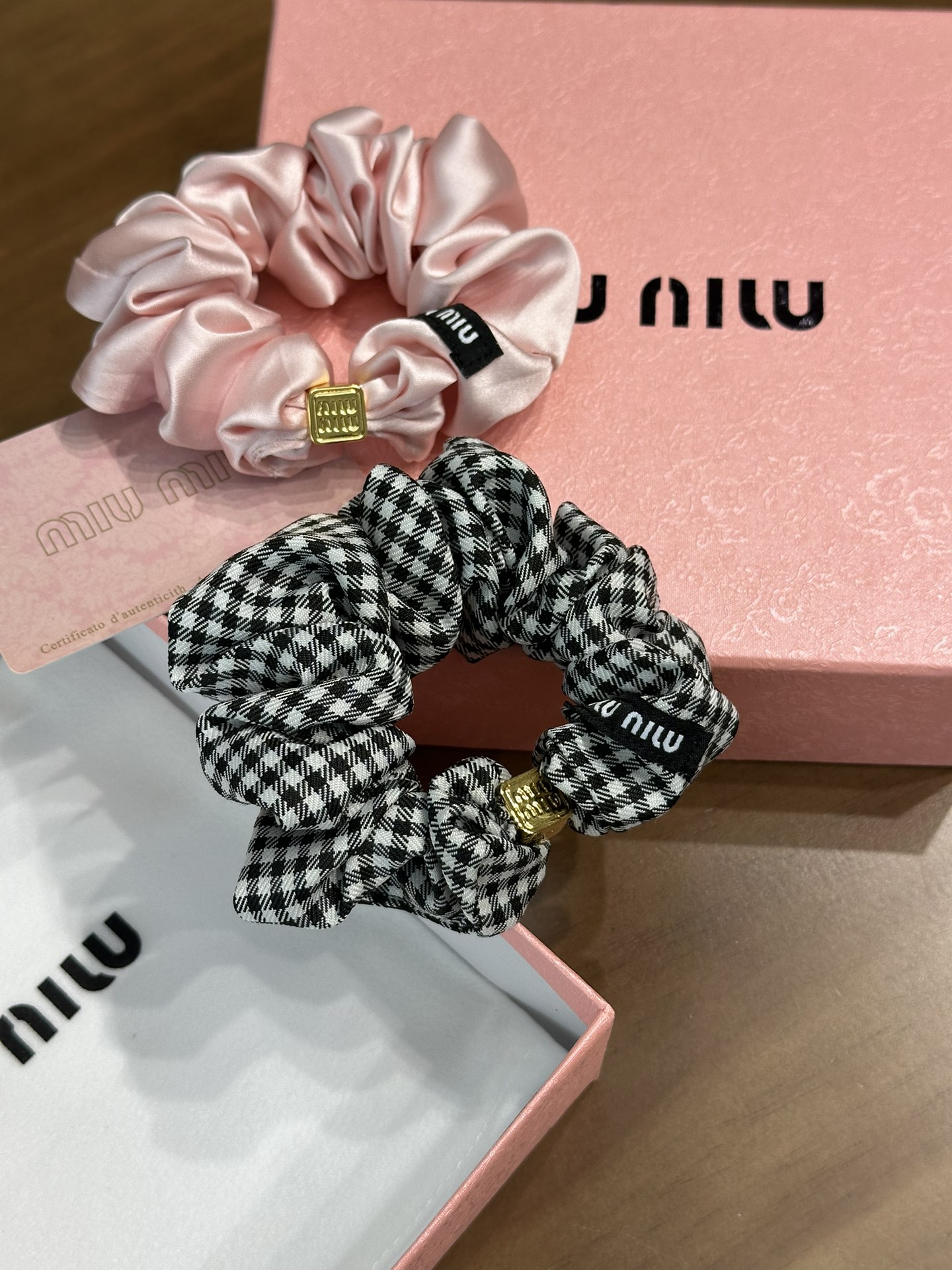 Bagsaaa M1um1u Scrunchie Set