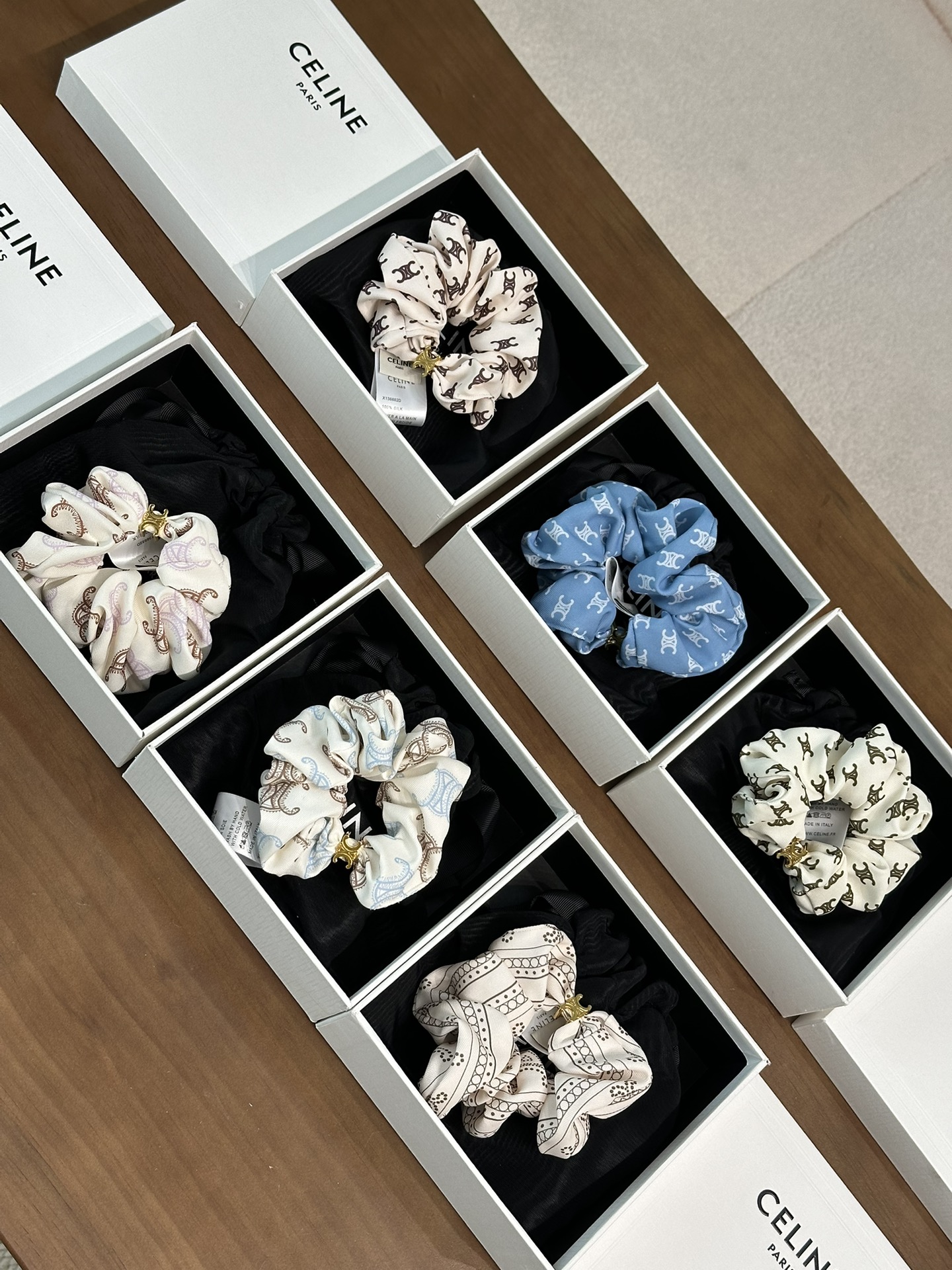 Bagsaaa Ce1i*e Scrunchie Set