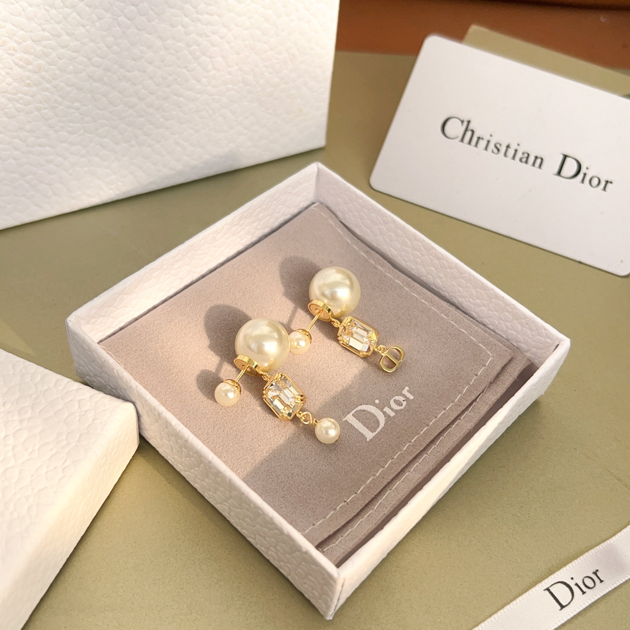 Bagsaaa D10r Earrings