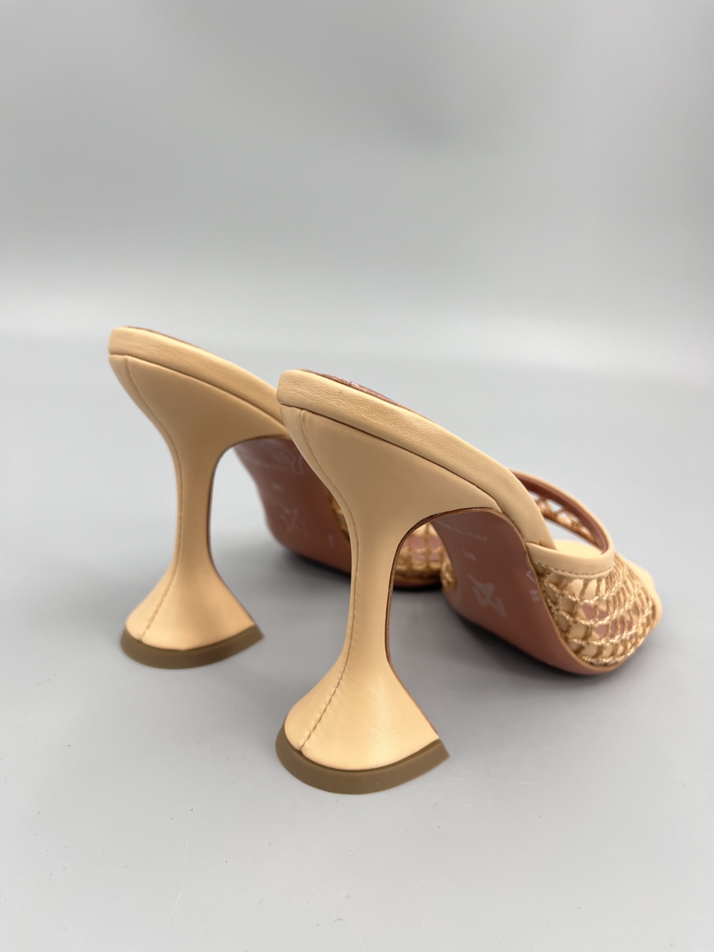 Bagsaaa Amina Muaddi Lupita Net Slipper Beige 95mm