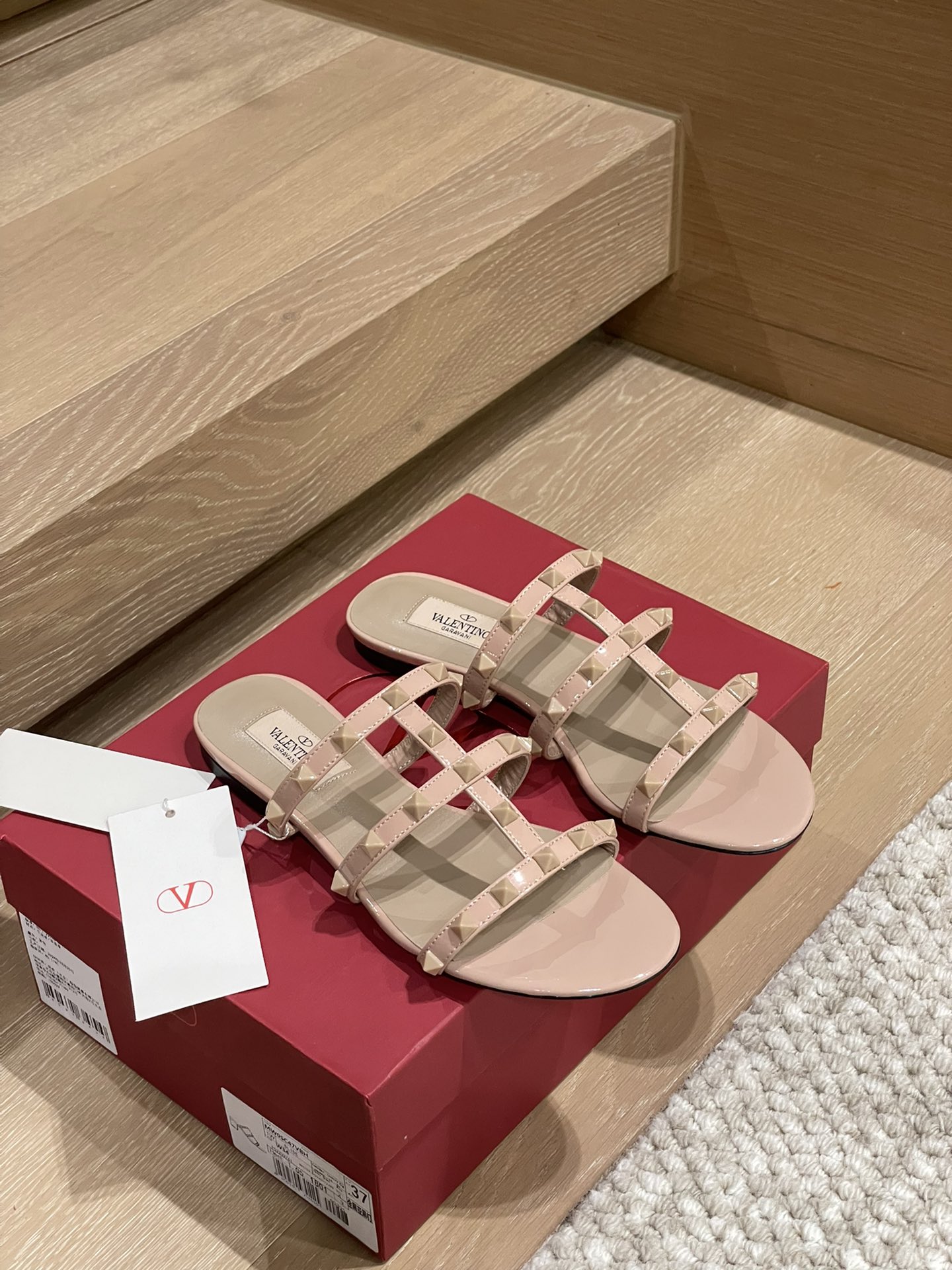 Bagsaaa Va1e*ntin0 Rockstud Nude Sandals