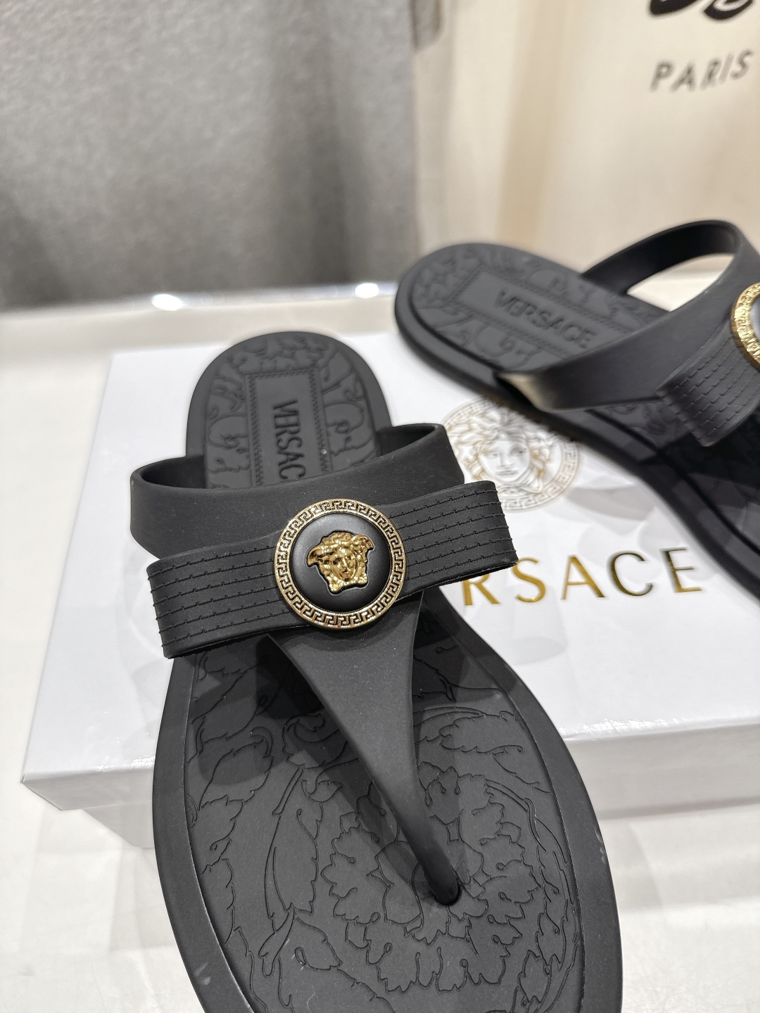Bagsaaa Versace Gianni Ribbon Sandals black