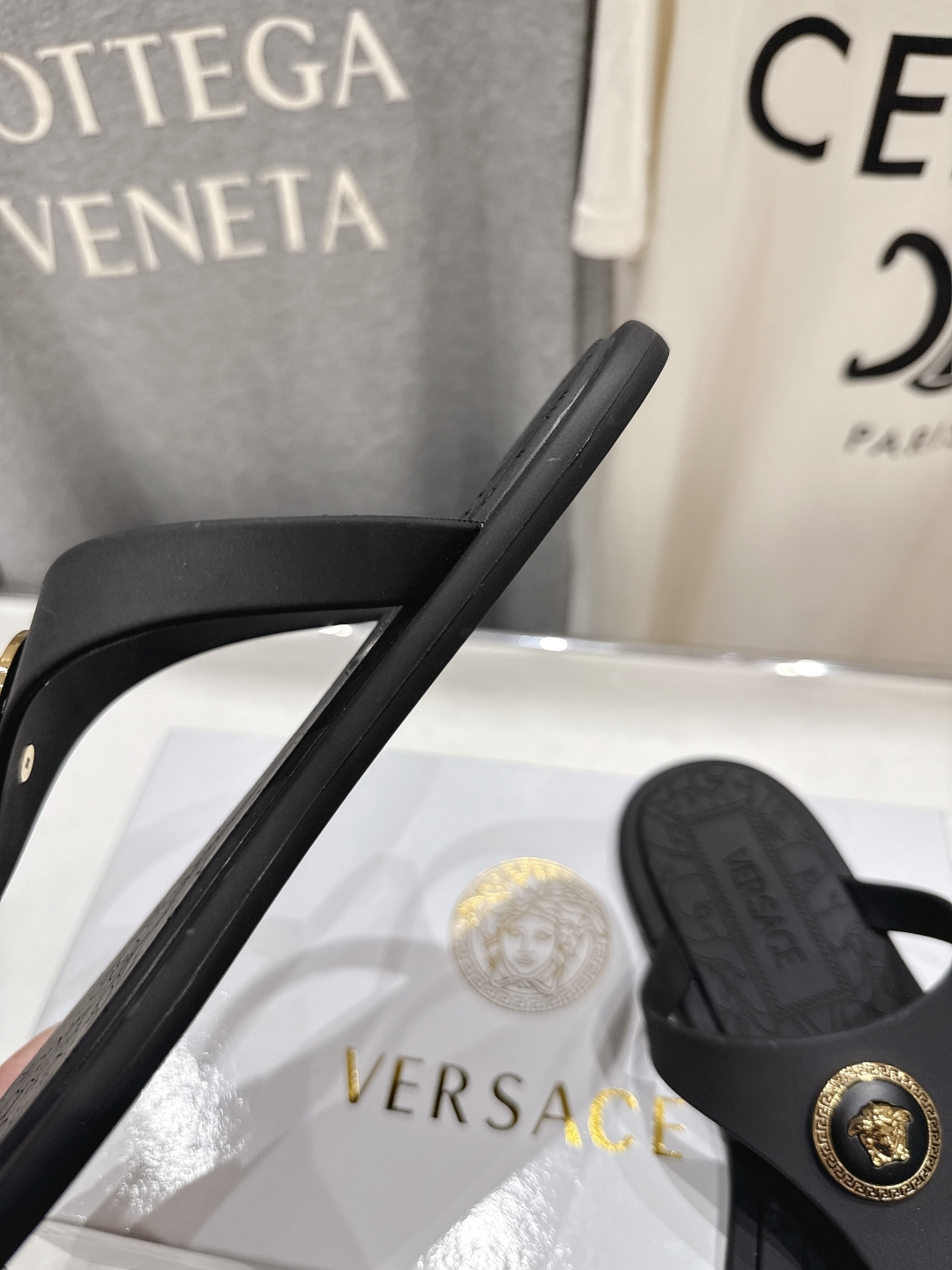 Bagsaaa Versace Alia Rubber Flat Sandals black