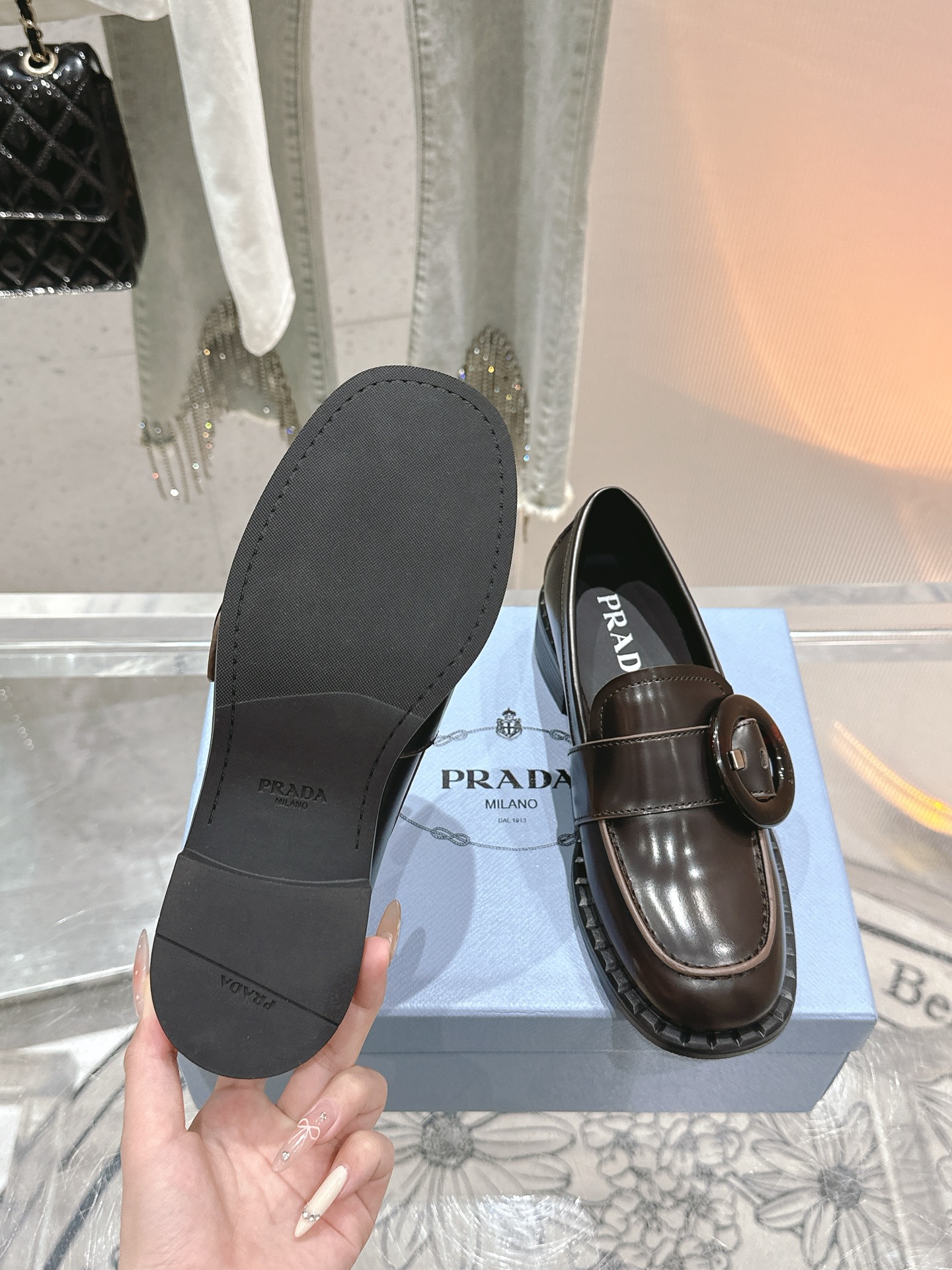 Bagsaaa Pra*a Brushed leather loafers 1D979N dark brown