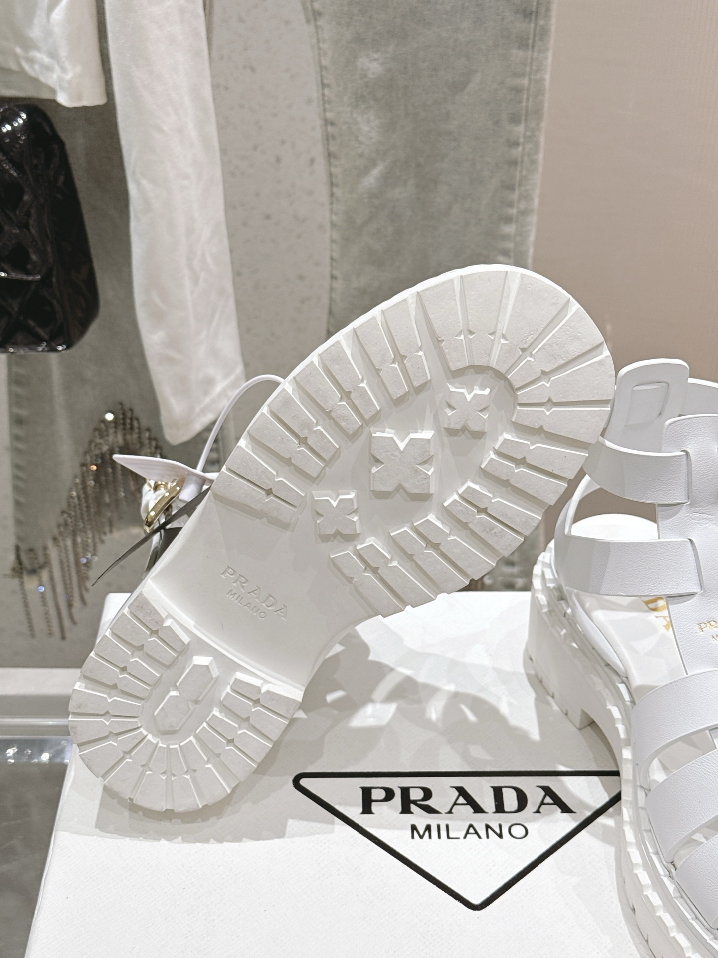 Bagsaaa Pra*a Leather sandals with ankle straps 1X924N white