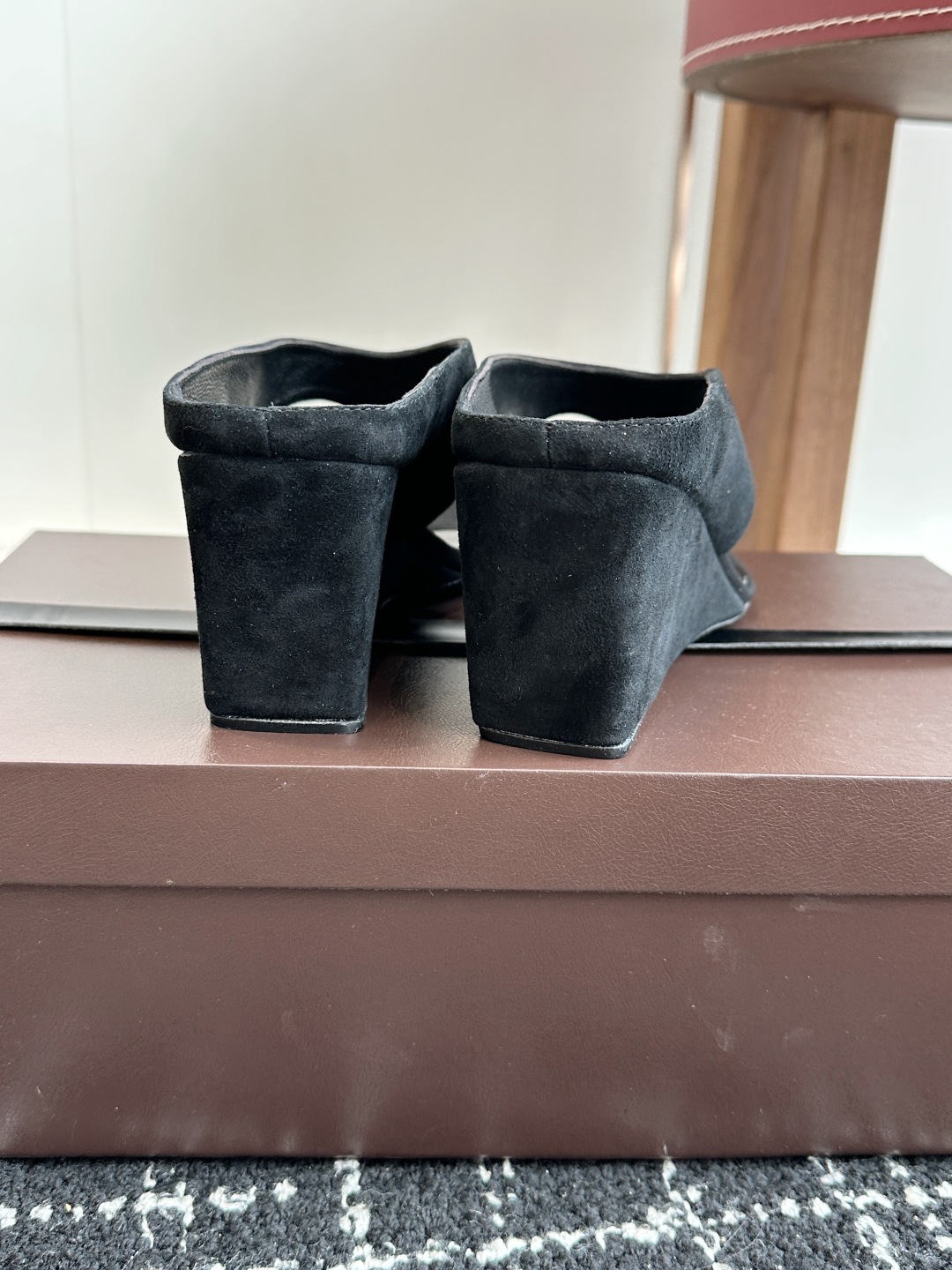 Bagsaaa Alaïa Suede Cube Wedge Sandals 75 black