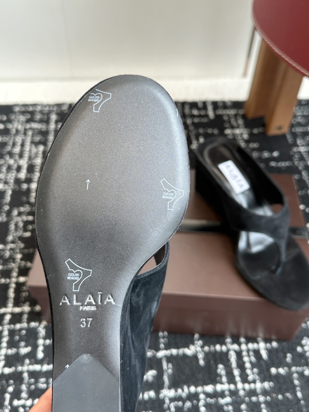 Bagsaaa Alaïa Suede Cube Wedge Sandals 75 black