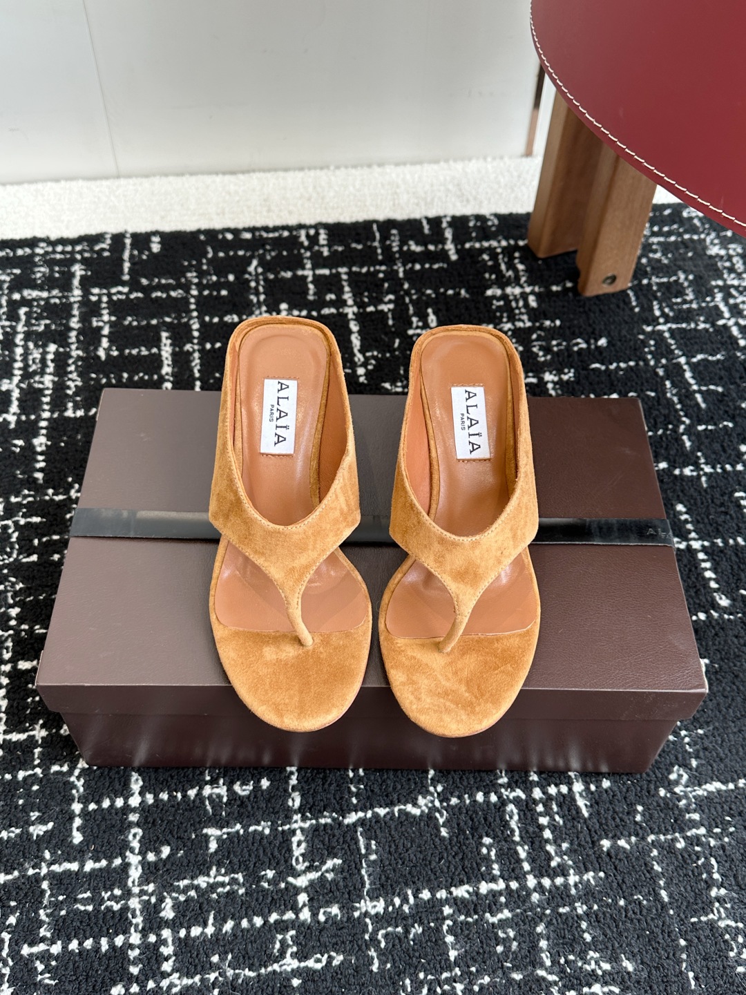 Bagsaaa Alaïa Suede Cube Wedge Sandals 75 brown
