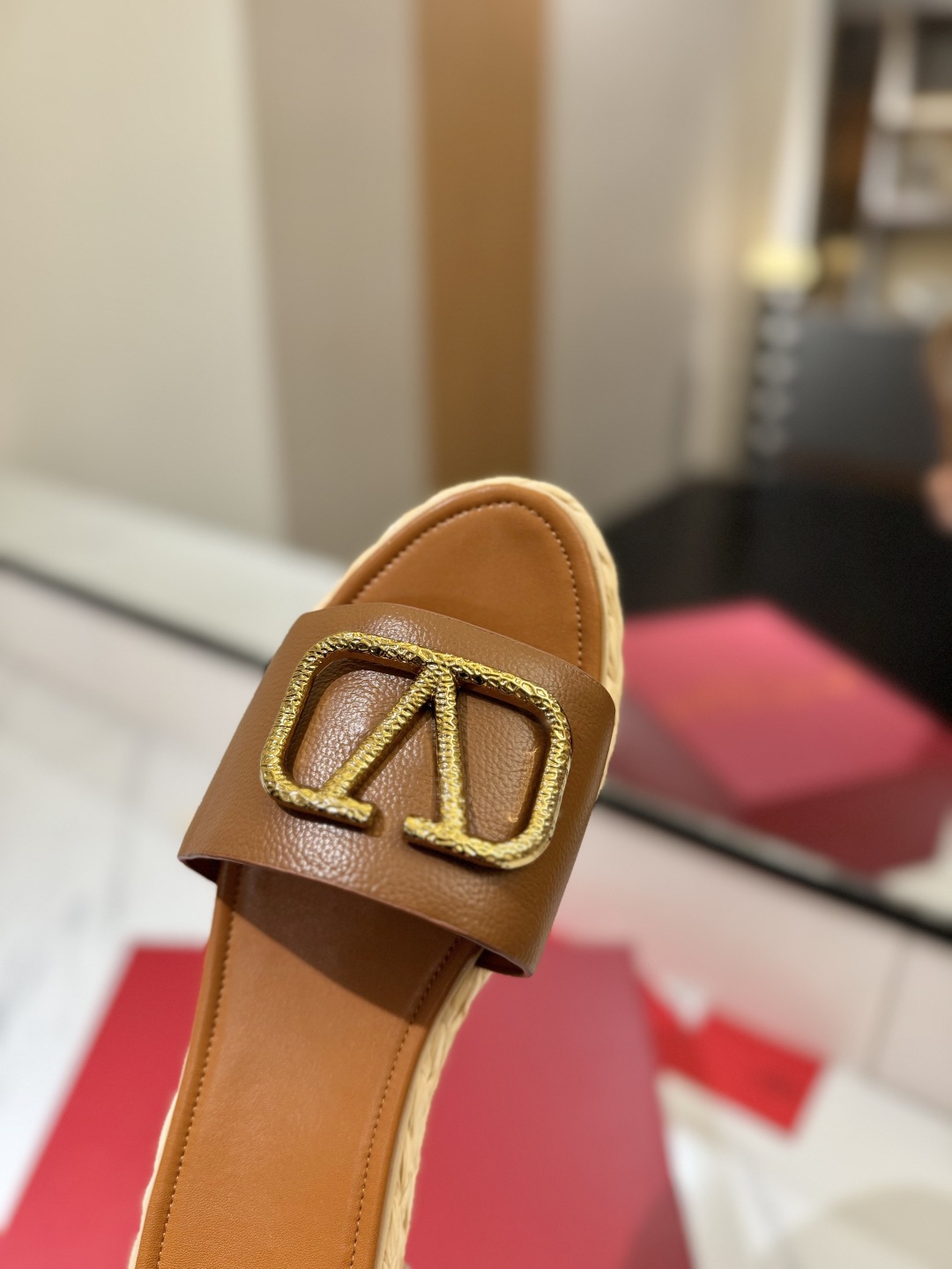 Bagsaaa Va1e*ntin0 Brown Va1e*ntin0 Garavani VLogo Slide Espadrilles