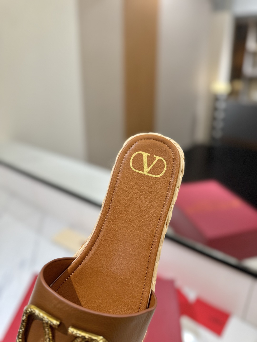 Bagsaaa Va1e*ntin0 Brown Va1e*ntin0 Garavani VLogo Slide Espadrilles
