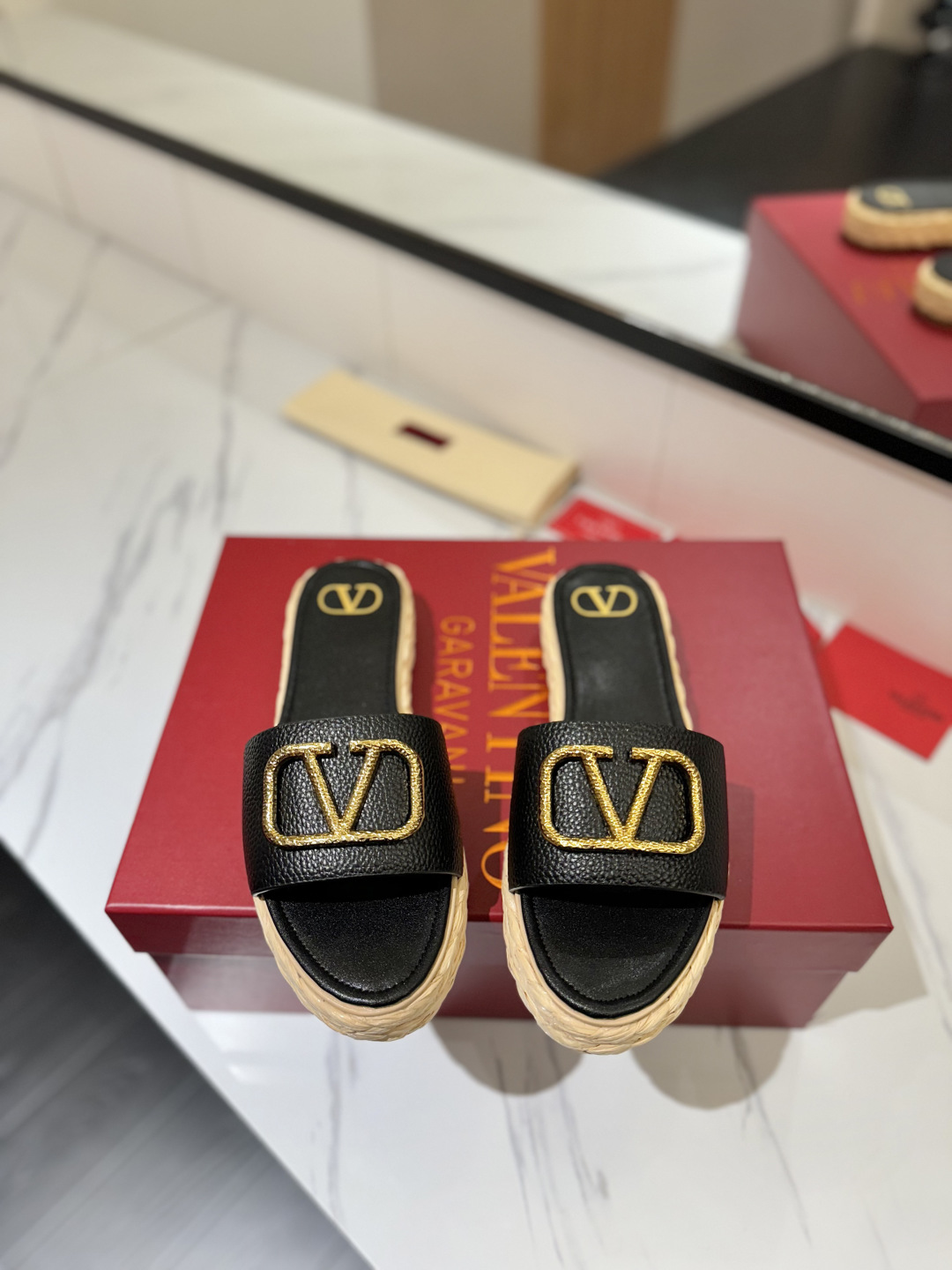 Bagsaaa Va1e*ntin0 Black Va1e*ntin0 Garavani VLogo Slide Espadrilles