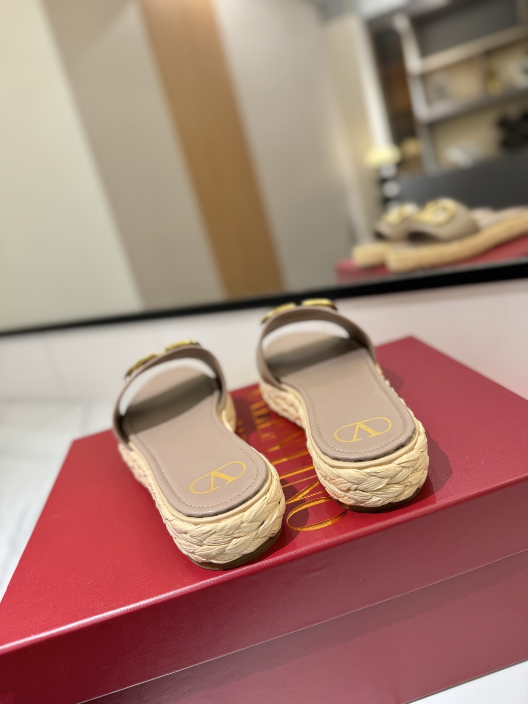 Bagsaaa Va1e*ntin0 Garavani VLogo Slide Espadrilles Nude