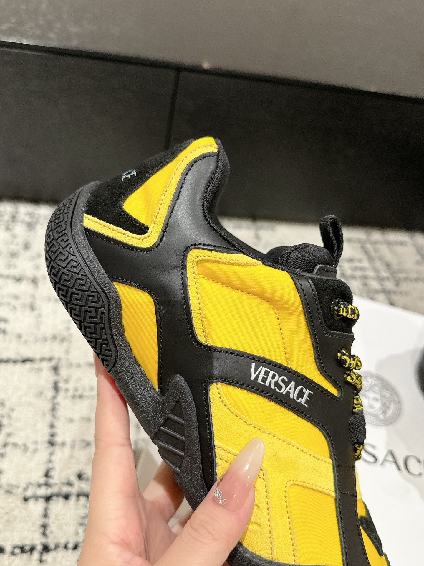 Bagsaaa Versace Galaxia Sneakers Black & Yellow