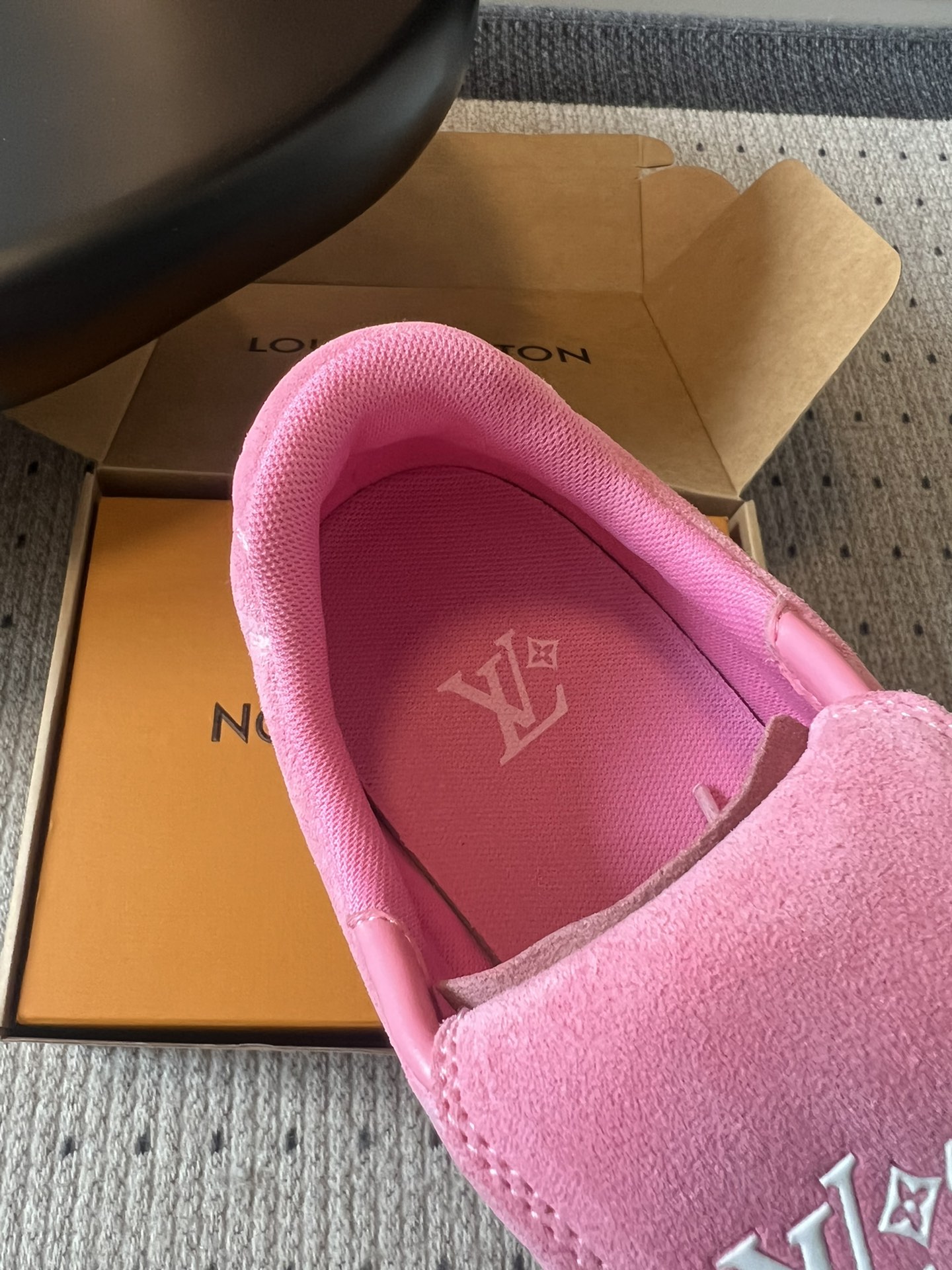 Bagsaaa LV Footprint Soccer Pink