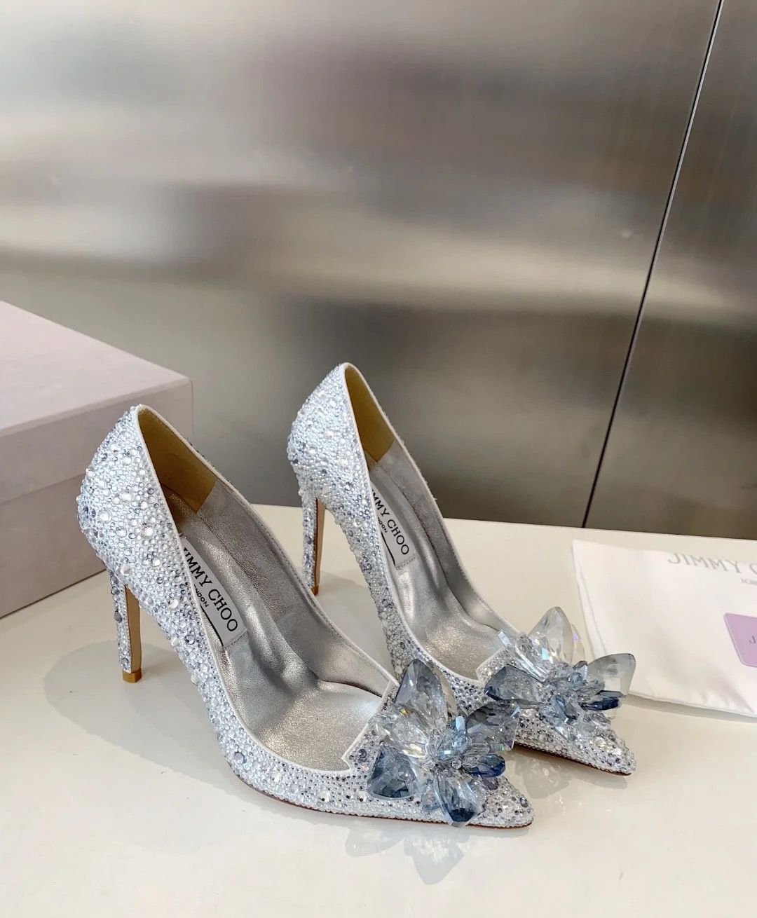 Bagsaaa J1m*y Ch00 Avril Crystal Covered Pointy Toe Pumps