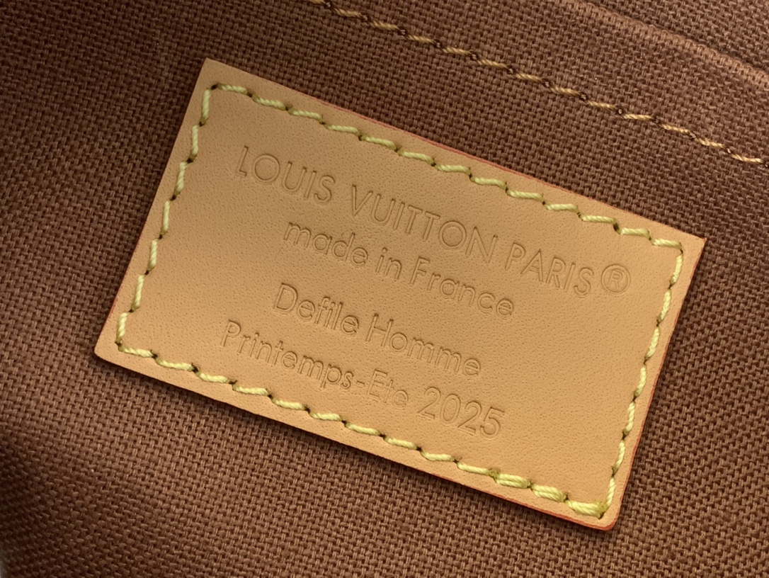 Bagsaaa LV M26020 Trocadéro Wearable Wallet Brown - 20cm