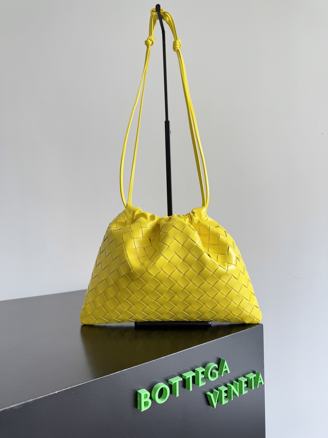 Bagsaaa B0tt*ga Ven*ta Dustbag 796728 yellow - 32*23*1cm