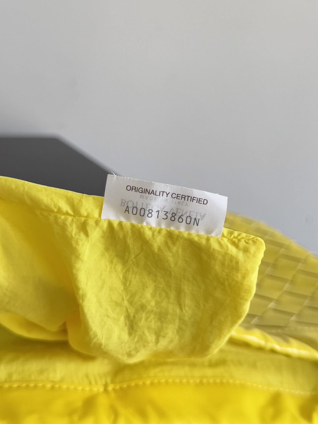 Bagsaaa B0tt*ga Ven*ta Dustbag 796728 yellow - 32*23*1cm
