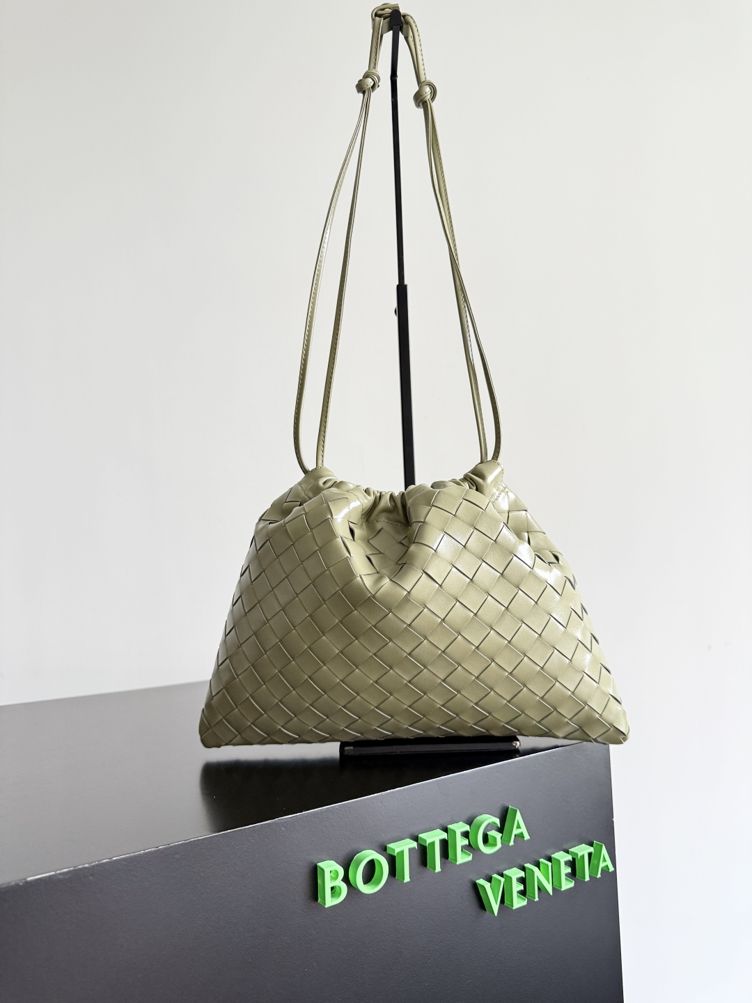 Bagsaaa B0tt*ga Ven*ta Dustbag 796728 Travertine - 32*23*1cm