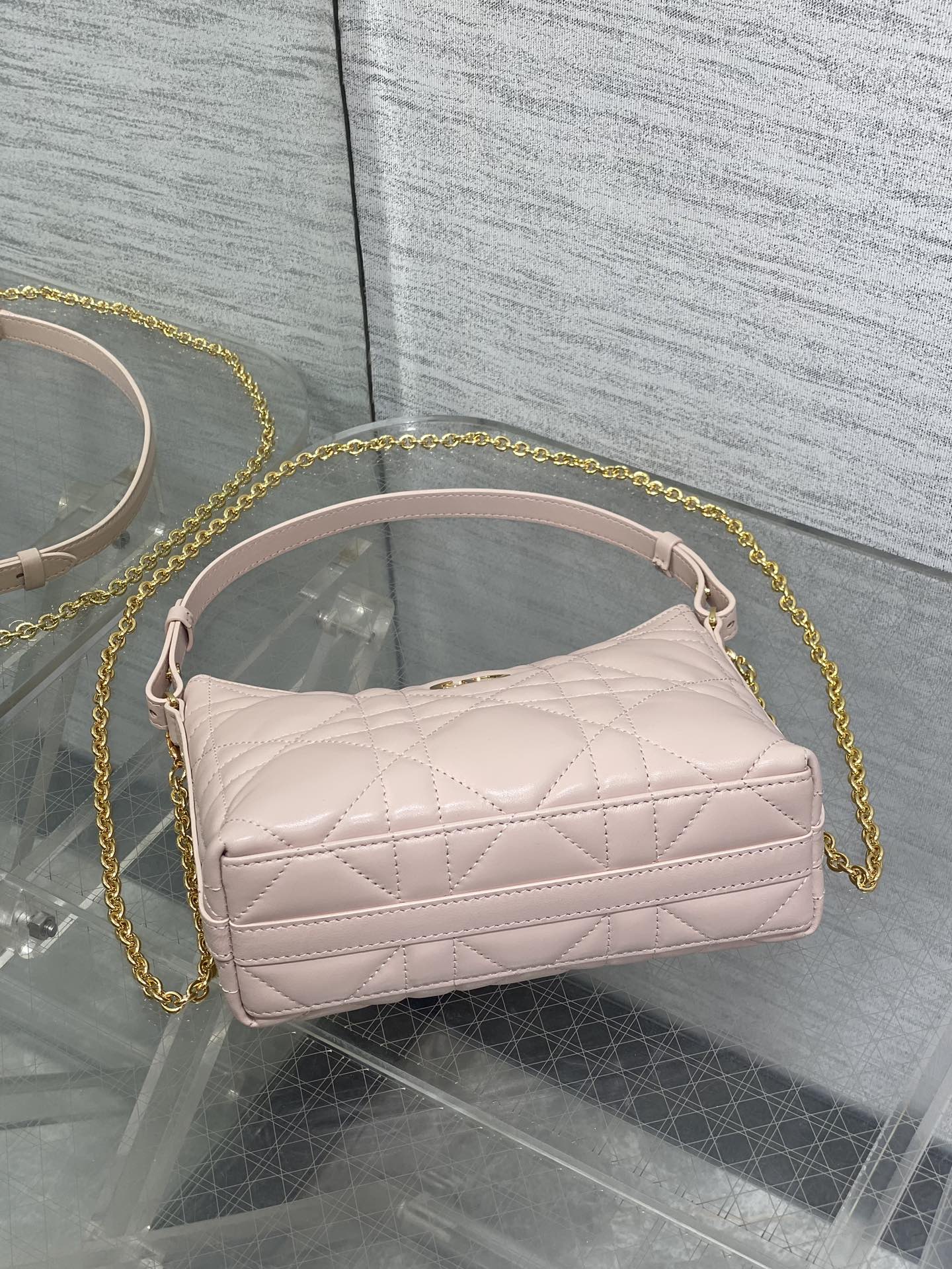 Bagsaaa D10r Miss Caro D10rling Mini Bag with Chain Powder Pink Macrocannage Lambskin - 21cm