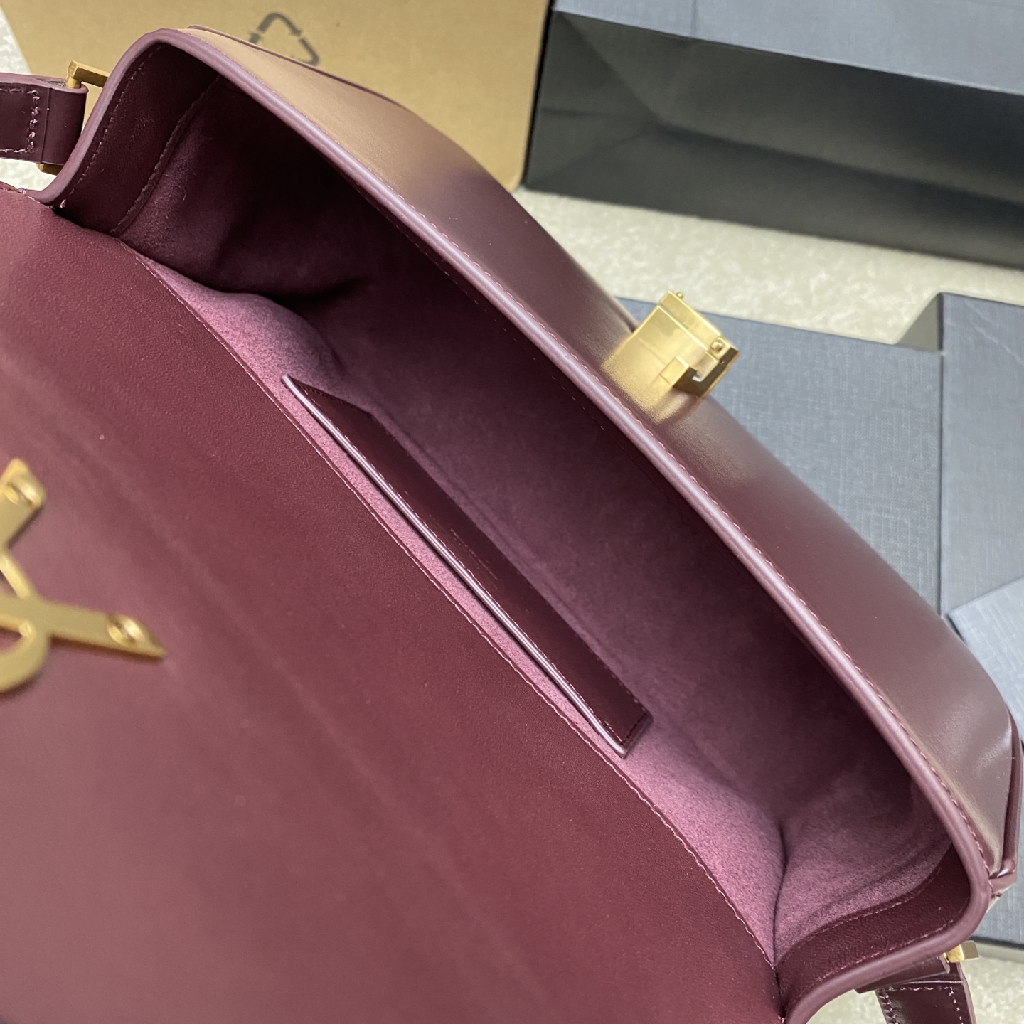 Bagsaaa Y51 solferino medium in box Sa1nt Lau*nt 832330 dark red - 24.5cm