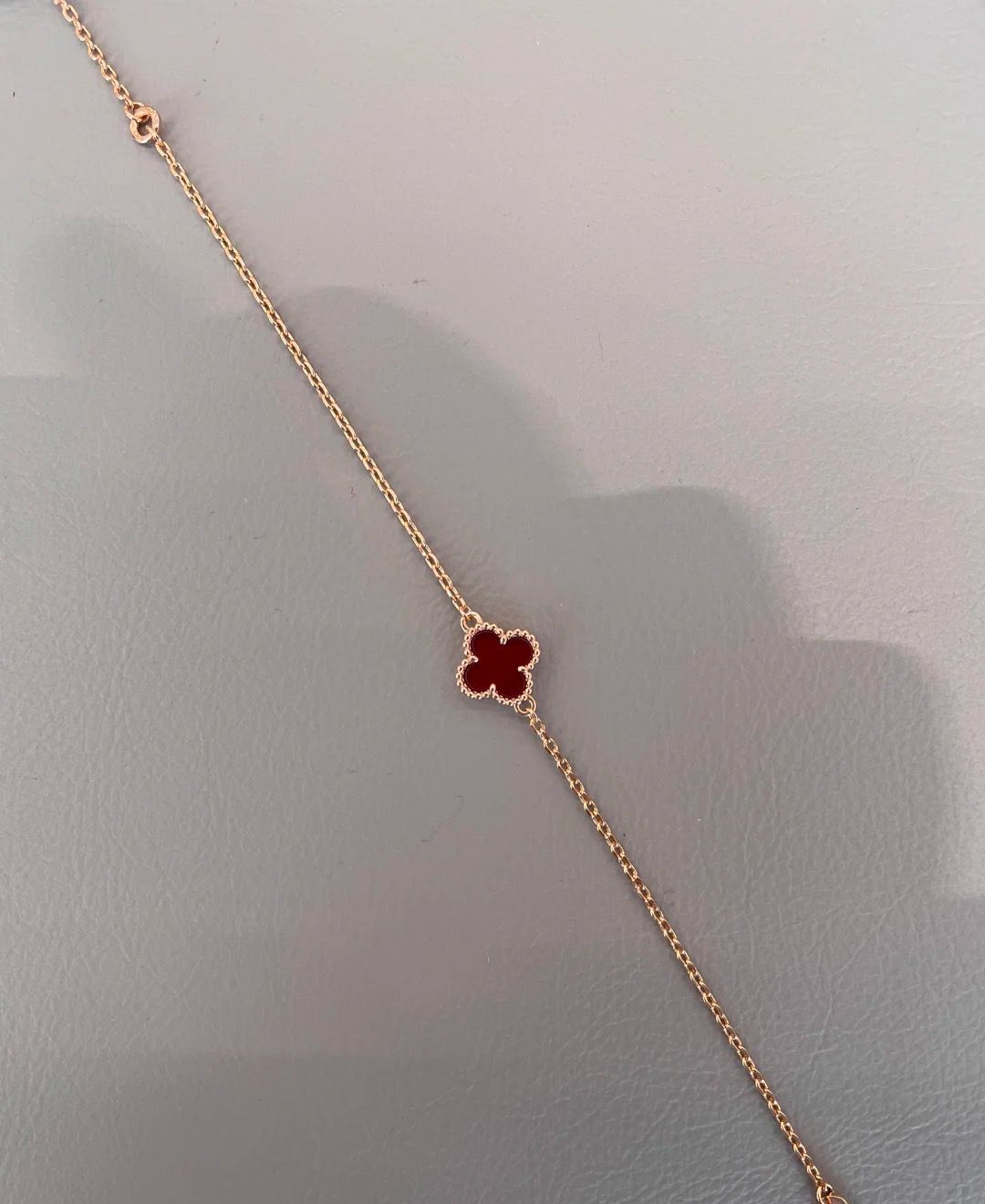 Bagsaaa VCA Sweet Alhambra bracelet rose gold, Carnelian