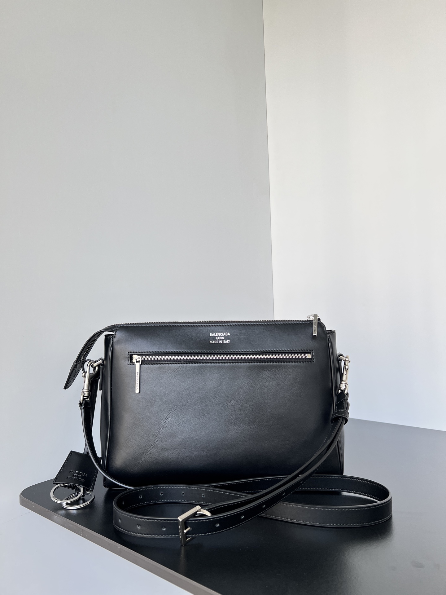 Bagsaaa Ba1en*iaga Bel Air Small Zipped Messenger Bag Black - 30cm