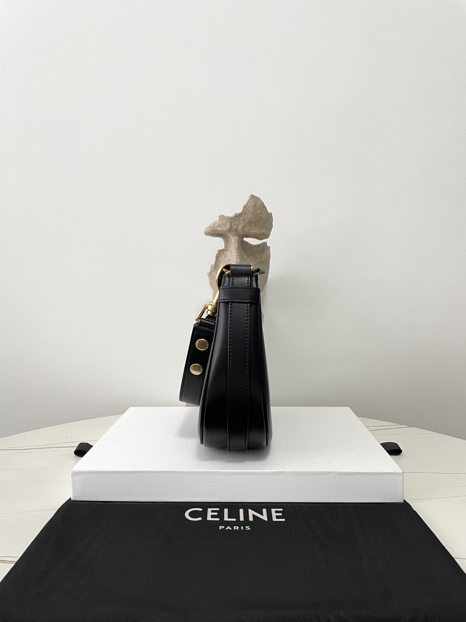 Bagsaaa Ce1i*e Medium Ava Strap Bag In Smooth Calfskin Black - 24cm