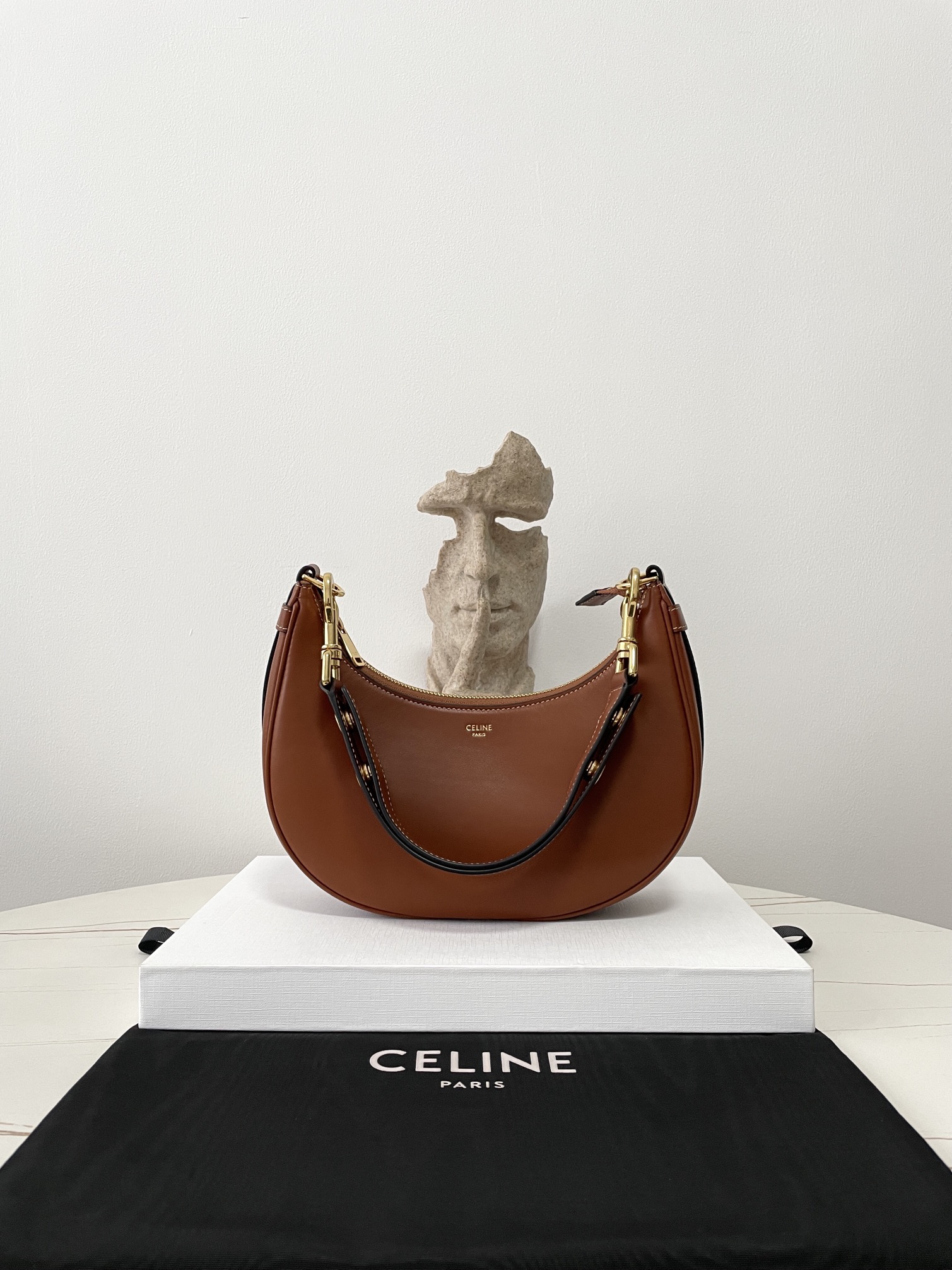 Bagsaaa Ce1i*e Medium Ava Strap Bag In Smooth Calfskin Brown - 24cm