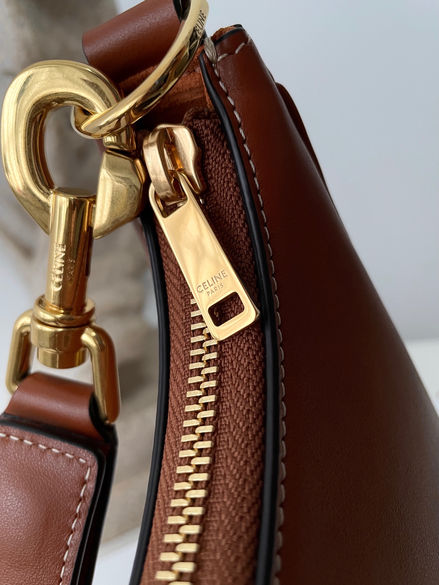 Bagsaaa Ce1i*e Medium Ava Strap Bag In Smooth Calfskin Brown - 24cm