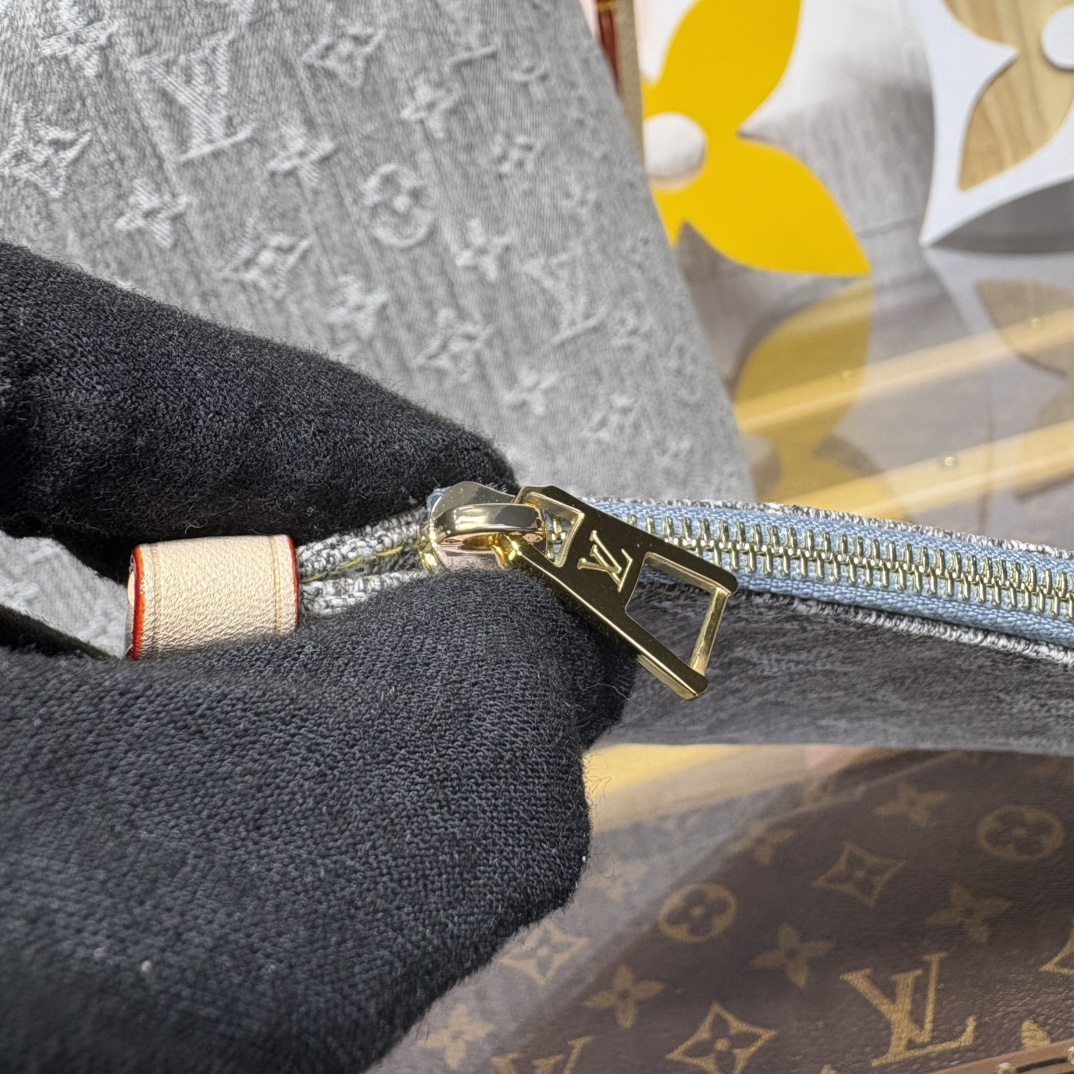 Bagsaaa LV M13390 Coussin MM Hobo Bag Washed Grey - 38cm