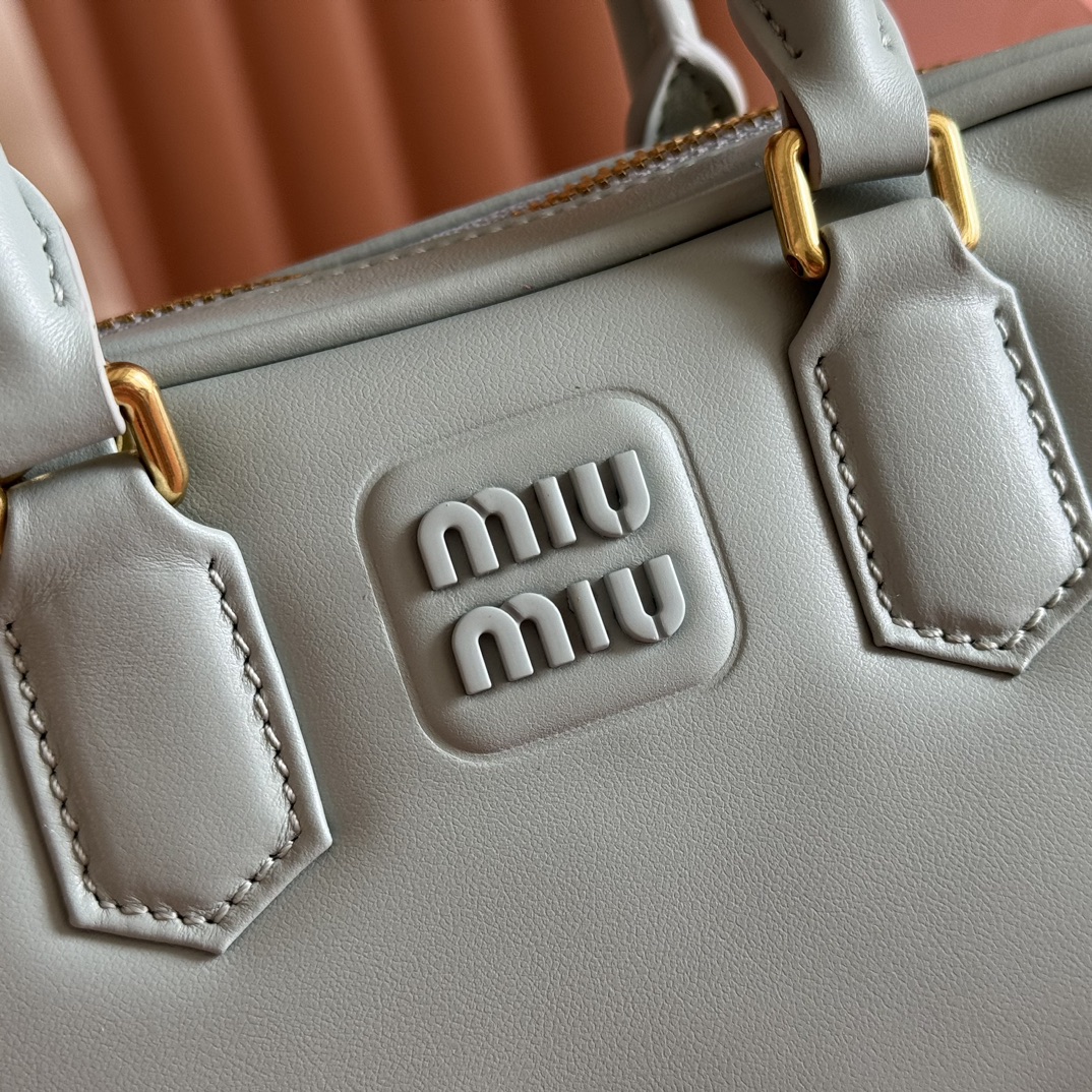 Bagsaaa Miu Miu Arcadie leather mini-bag 5BP088 light blue - 19cm