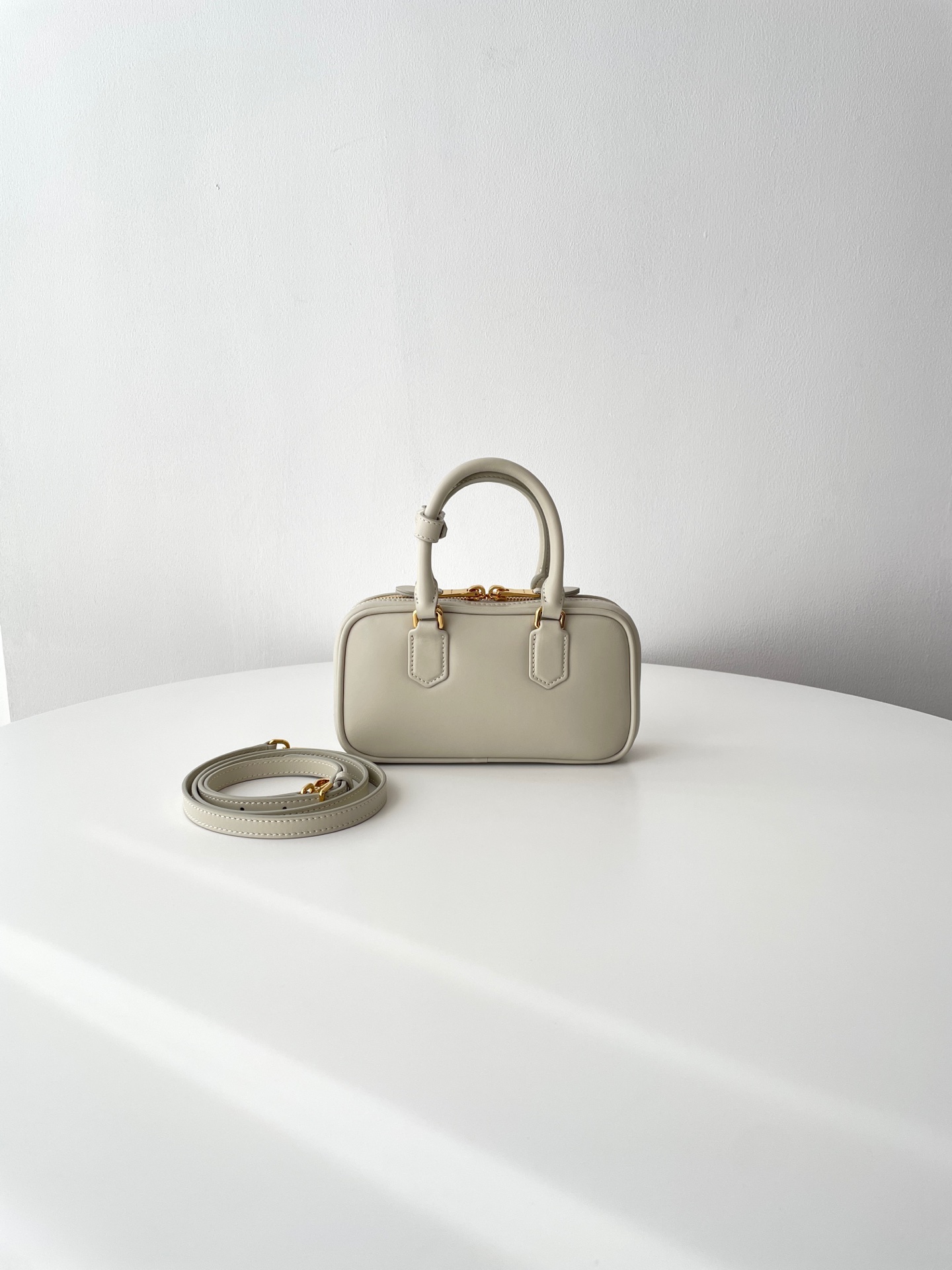 Bagsaaa Miu Miu Arcadie leather mini-bag 5BP088 white - 19cm