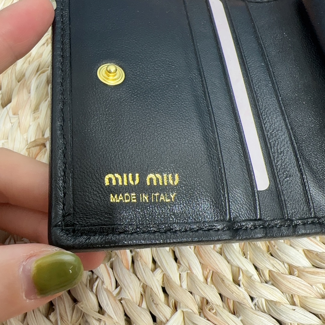 Bagsaaa Miu Miu Matelassé Leather Wallet black - 11.5cm