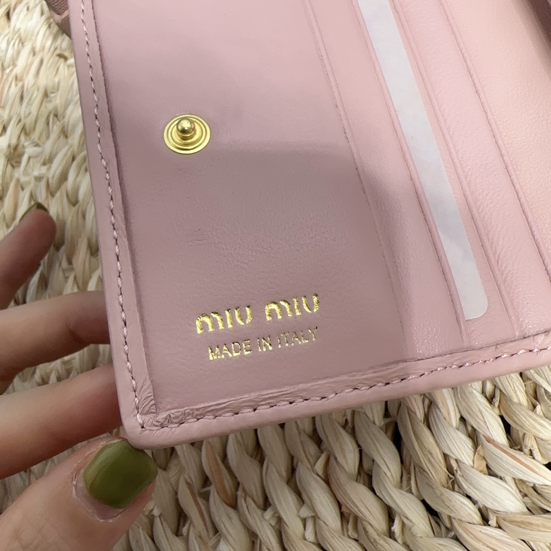 Bagsaaa Miu Miu Matelassé Leather Wallet light pink - 11.5cm