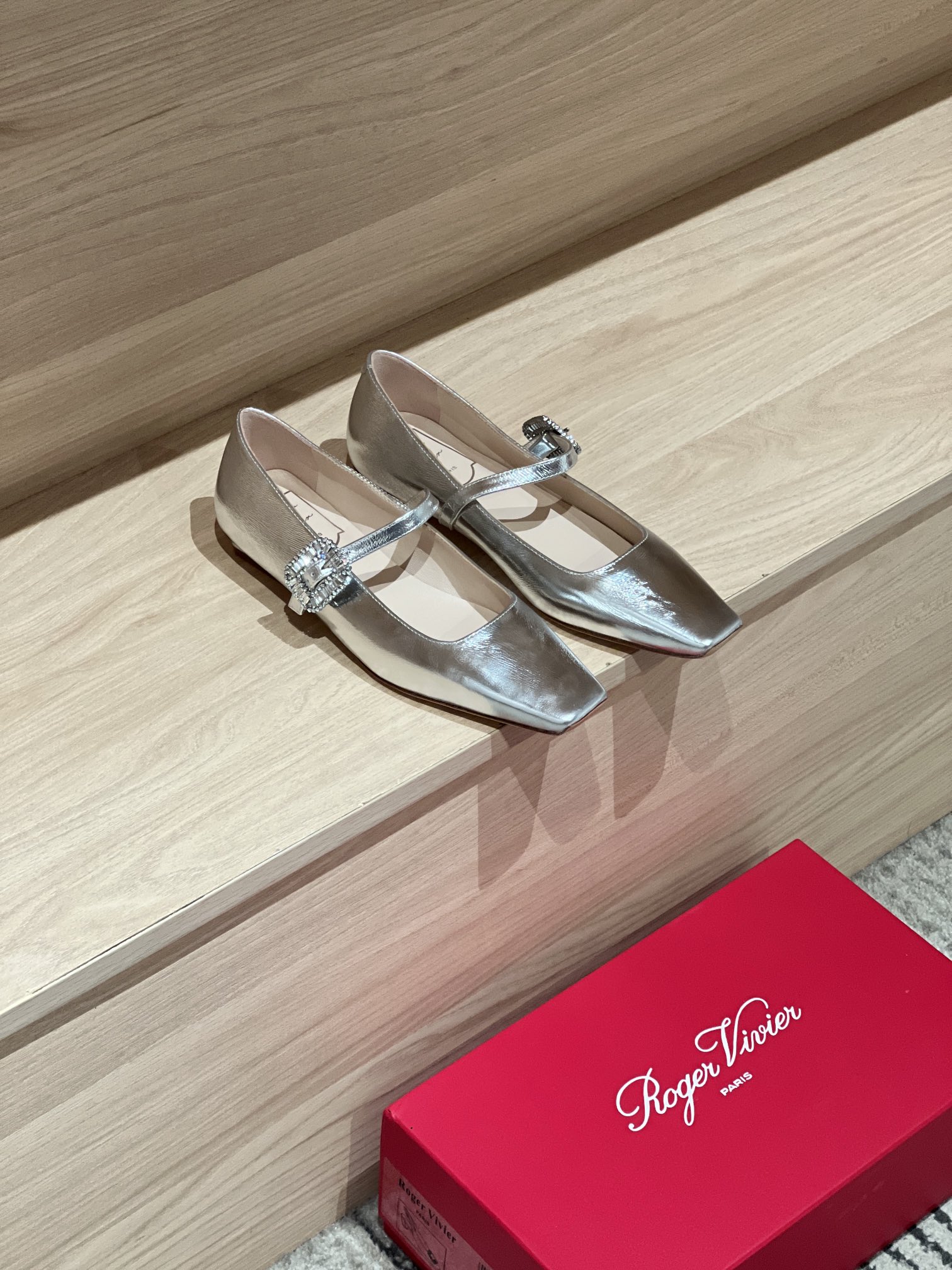 Bagsaaa Roger Vivier Belle Vivier Mary Janes in leather silver