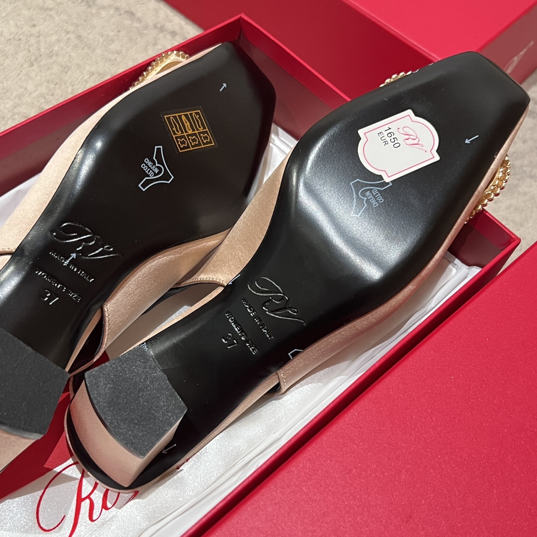 Bagsaaa Roger Vivier Belle Vivier Slingback Pumps in satin beige