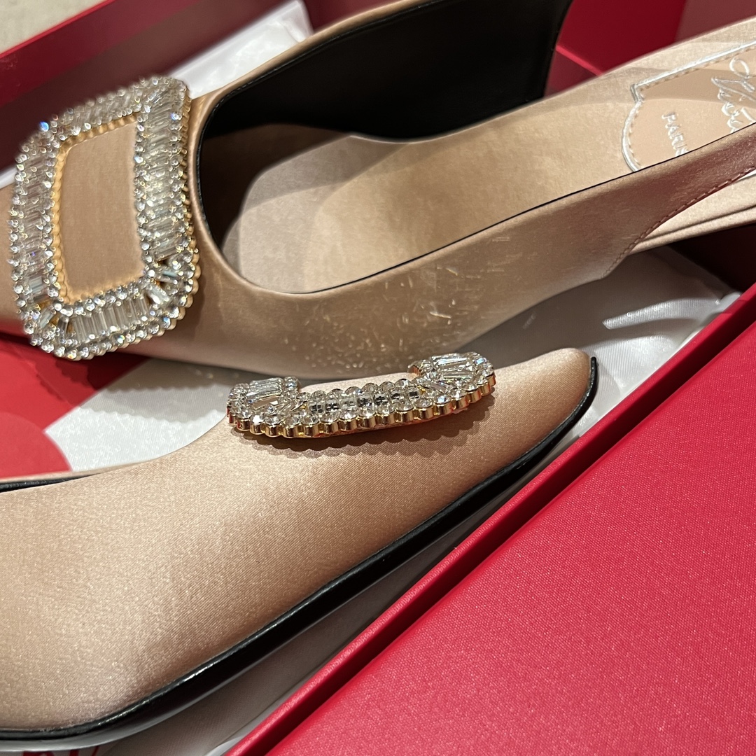 Bagsaaa Roger Vivier Belle Vivier Slingback Pumps in satin beige