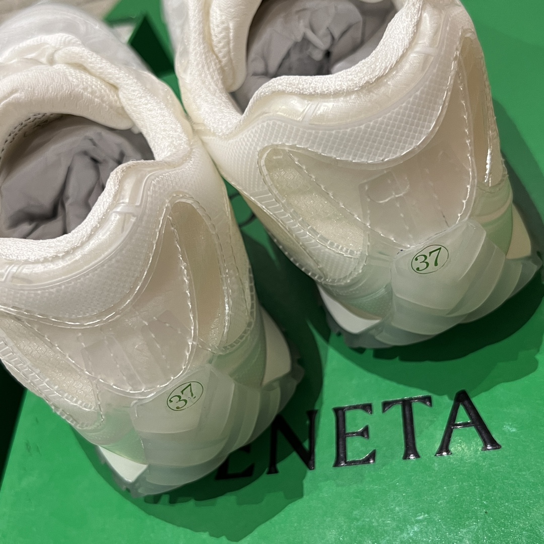 Bagsaaa B0tt*ga Ven*ta Orbit Sneaker Glass/white