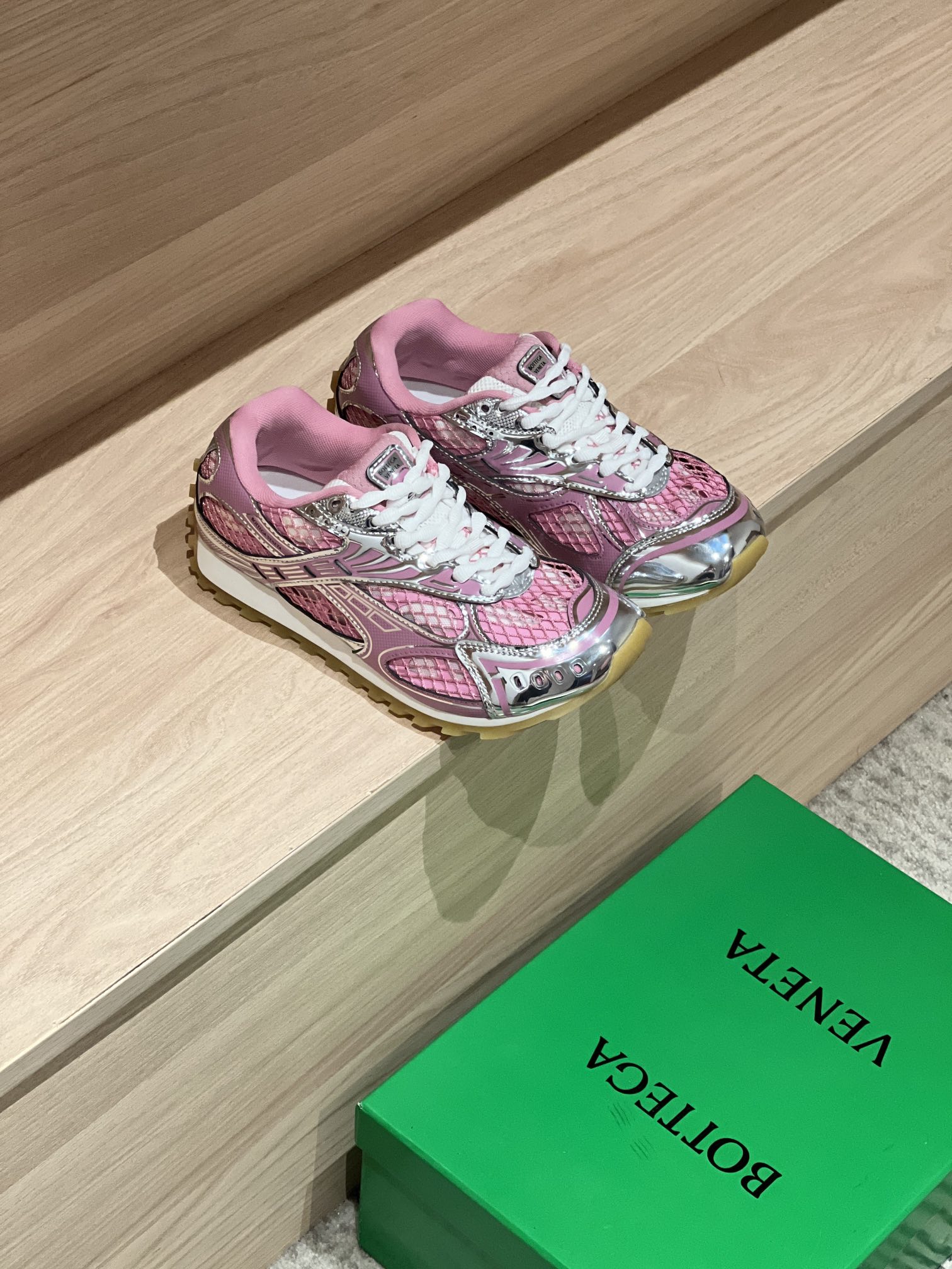 Bagsaaa B0tt*ga Ven*ta Orbit Sneaker Pink