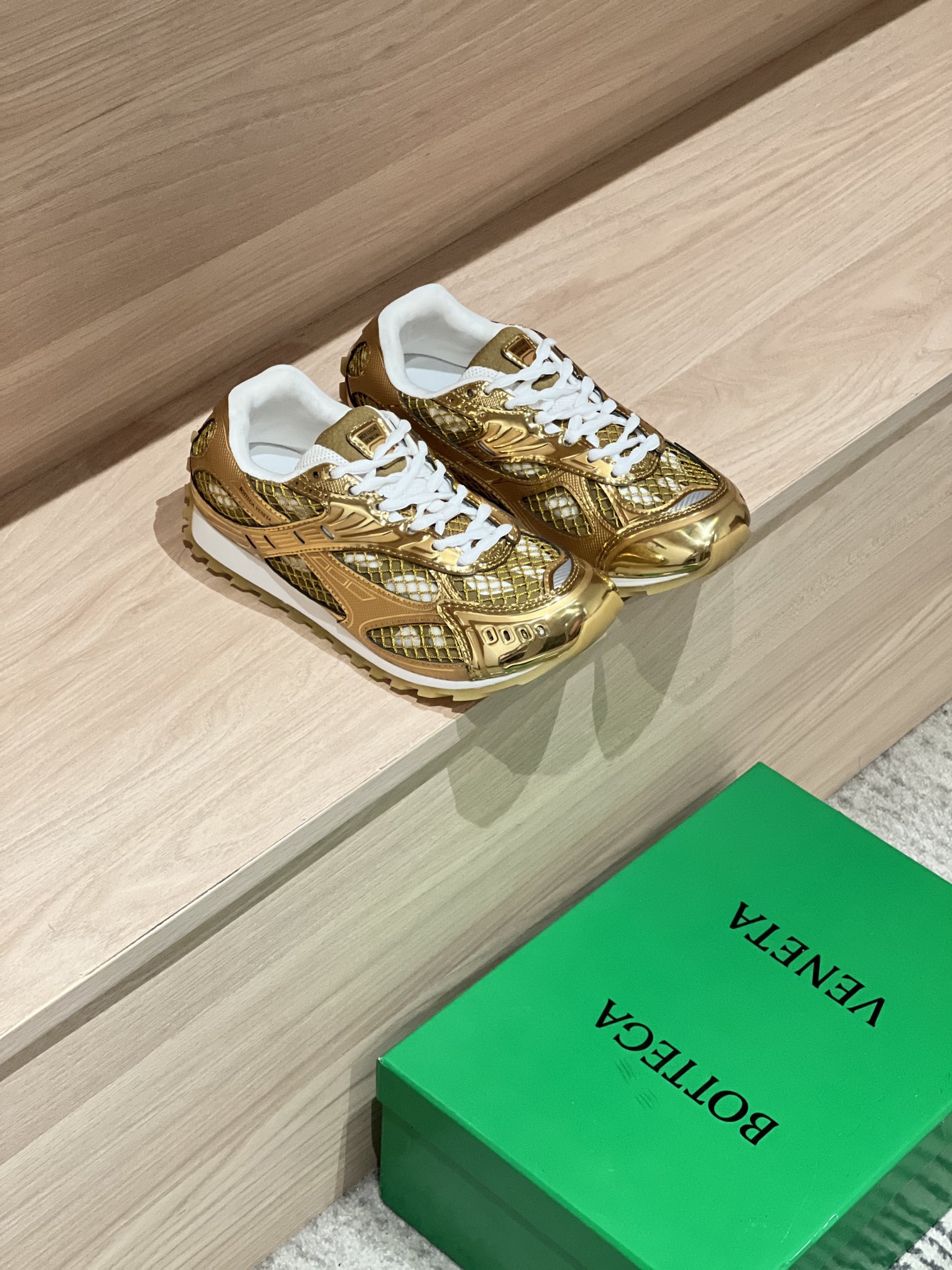 Bagsaaa B0tt*ga Ven*ta Orbit Sneaker Gold