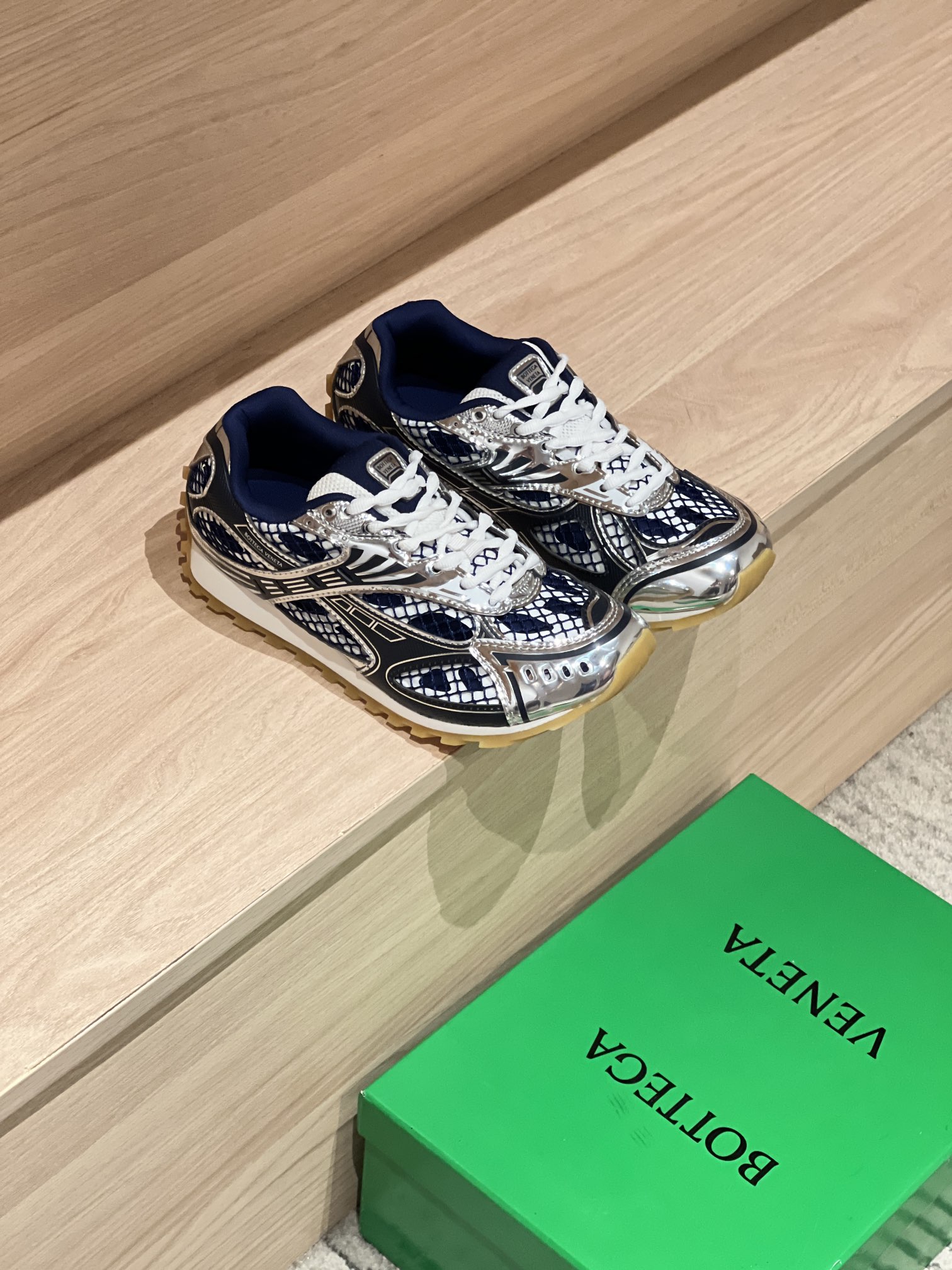 Bagsaaa B0tt*ga Ven*ta Orbit Sneaker Abyss/silver