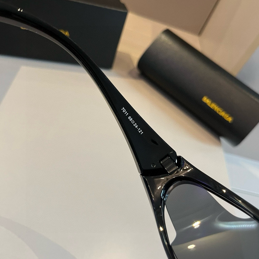 Bagsaaa Ba1en*iaga Sunglasses 05