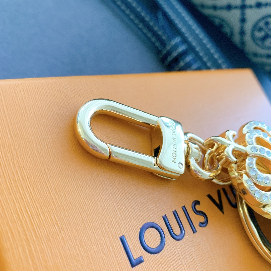 Bagsaaa LV Key Charm 01