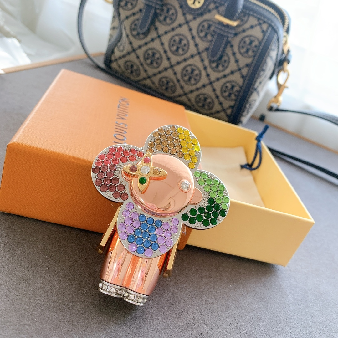 Bagsaaa LV Key Charm 02