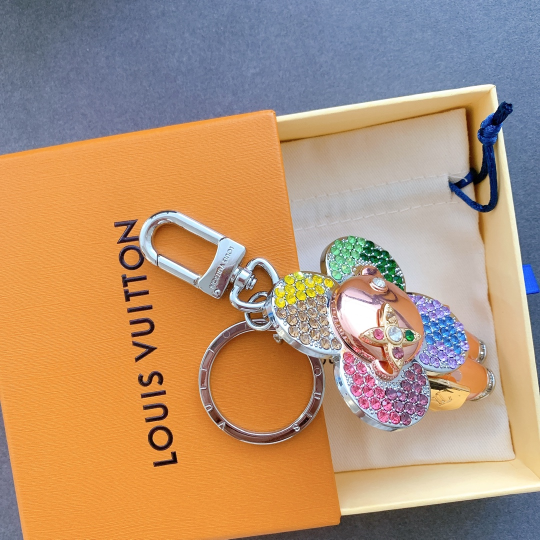 Bagsaaa LV Key Charm 02